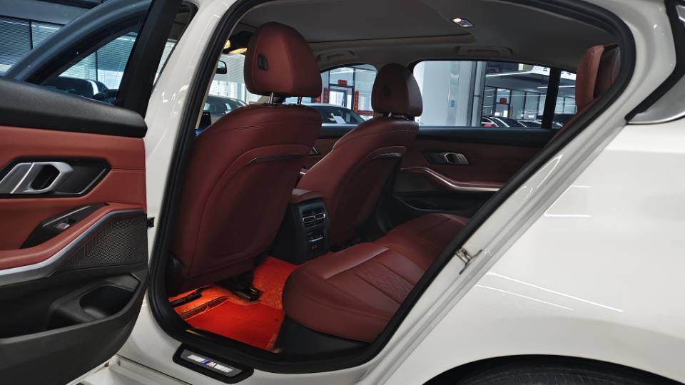 BMW 3 Series 2023 car image #8