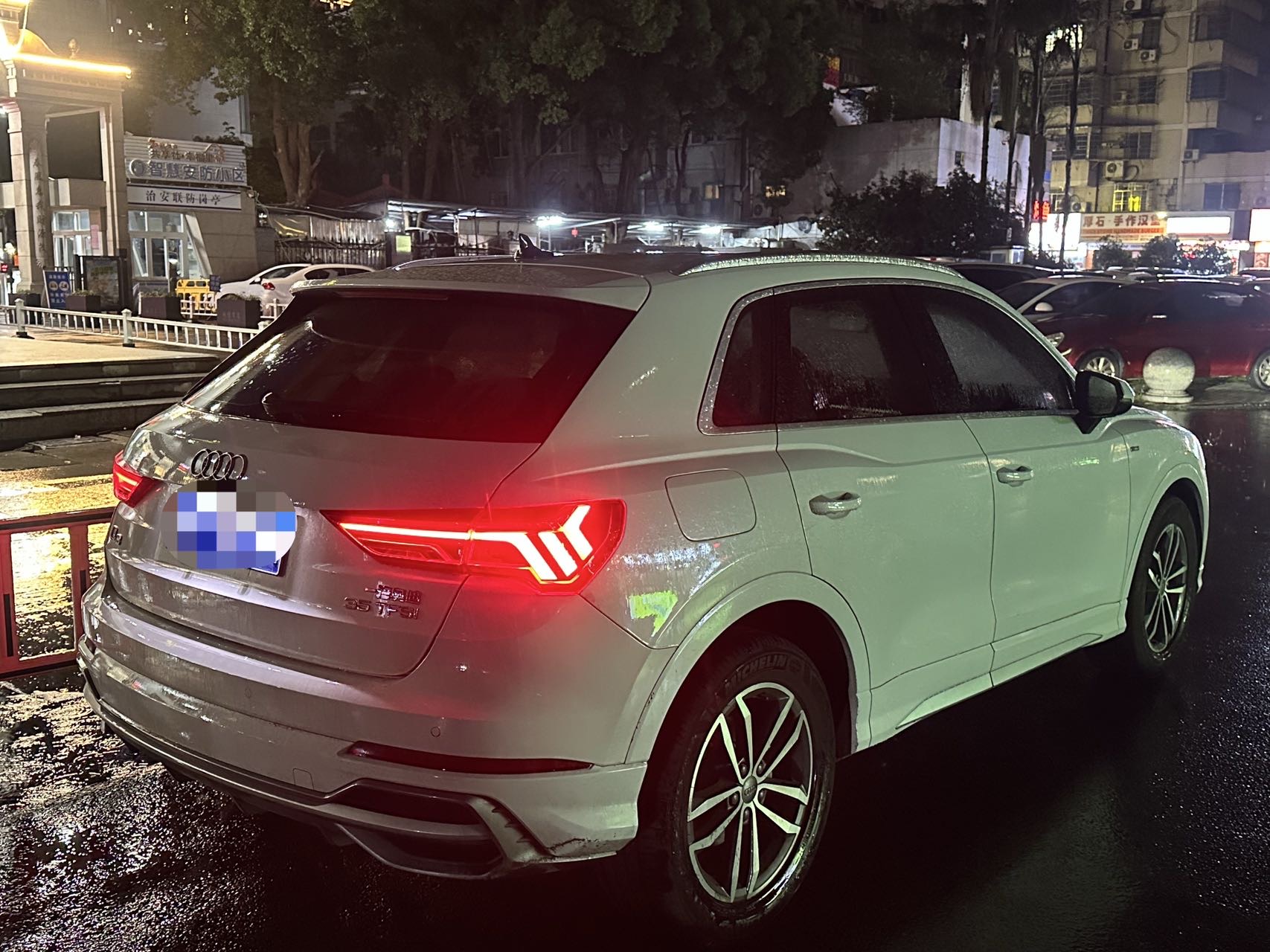 Audi Q3 2020 car image #8