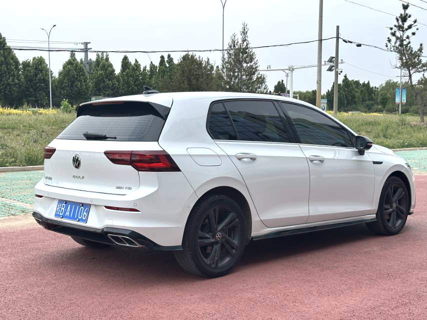 Volkswagen Golf 2023 car image #8