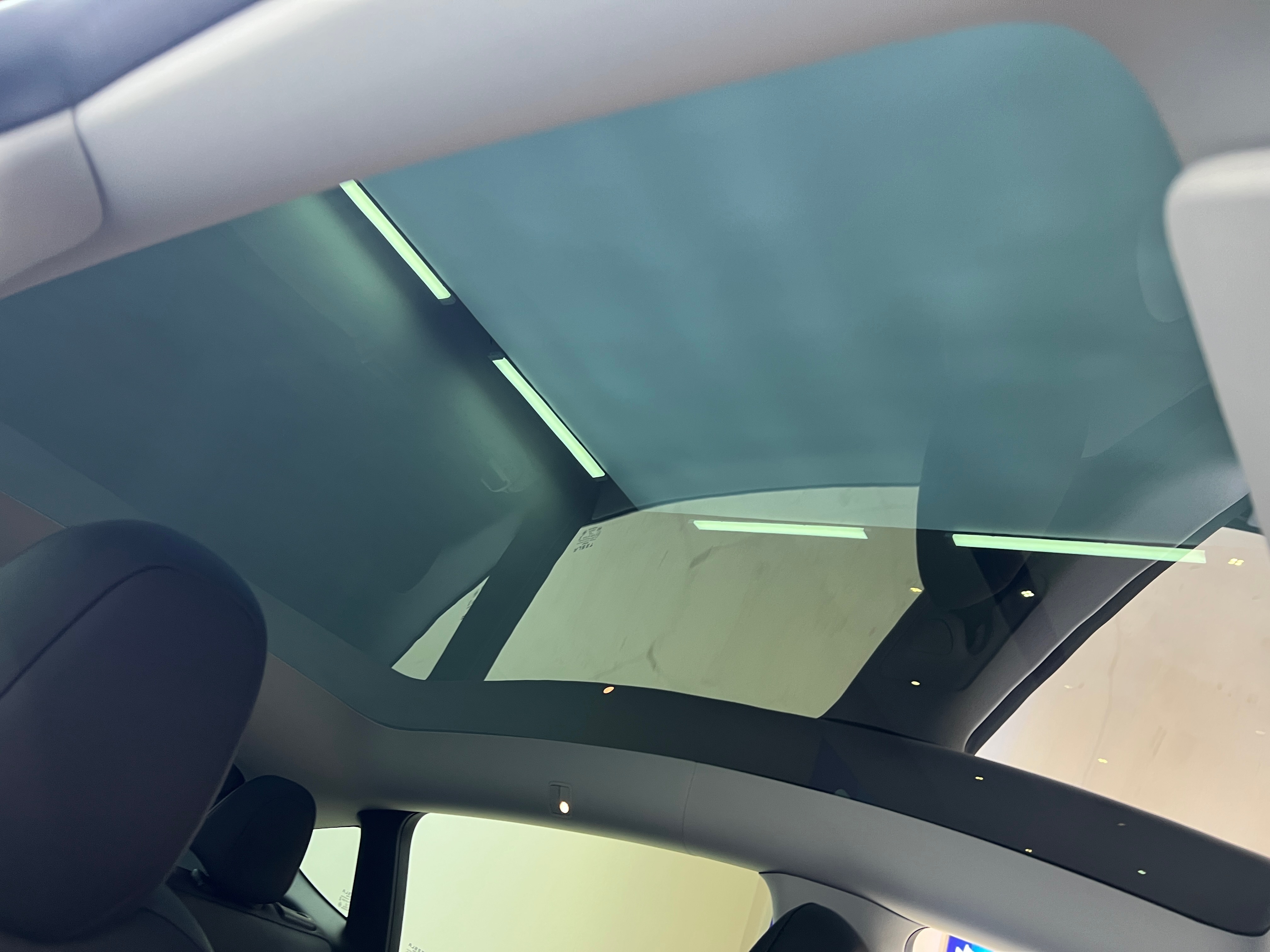 Tesla Model Y 2023 immagine di auto #7