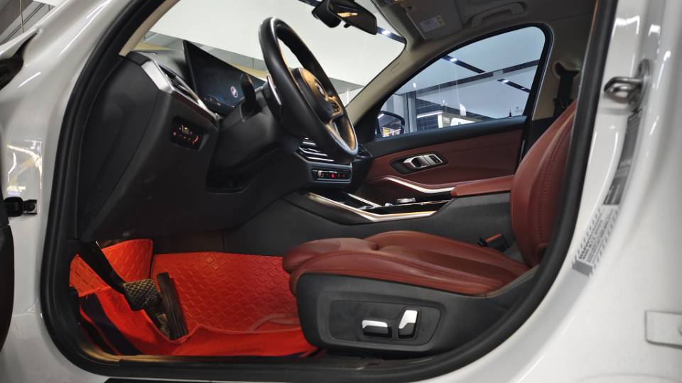 BMW 3 Series 2023 car image #6