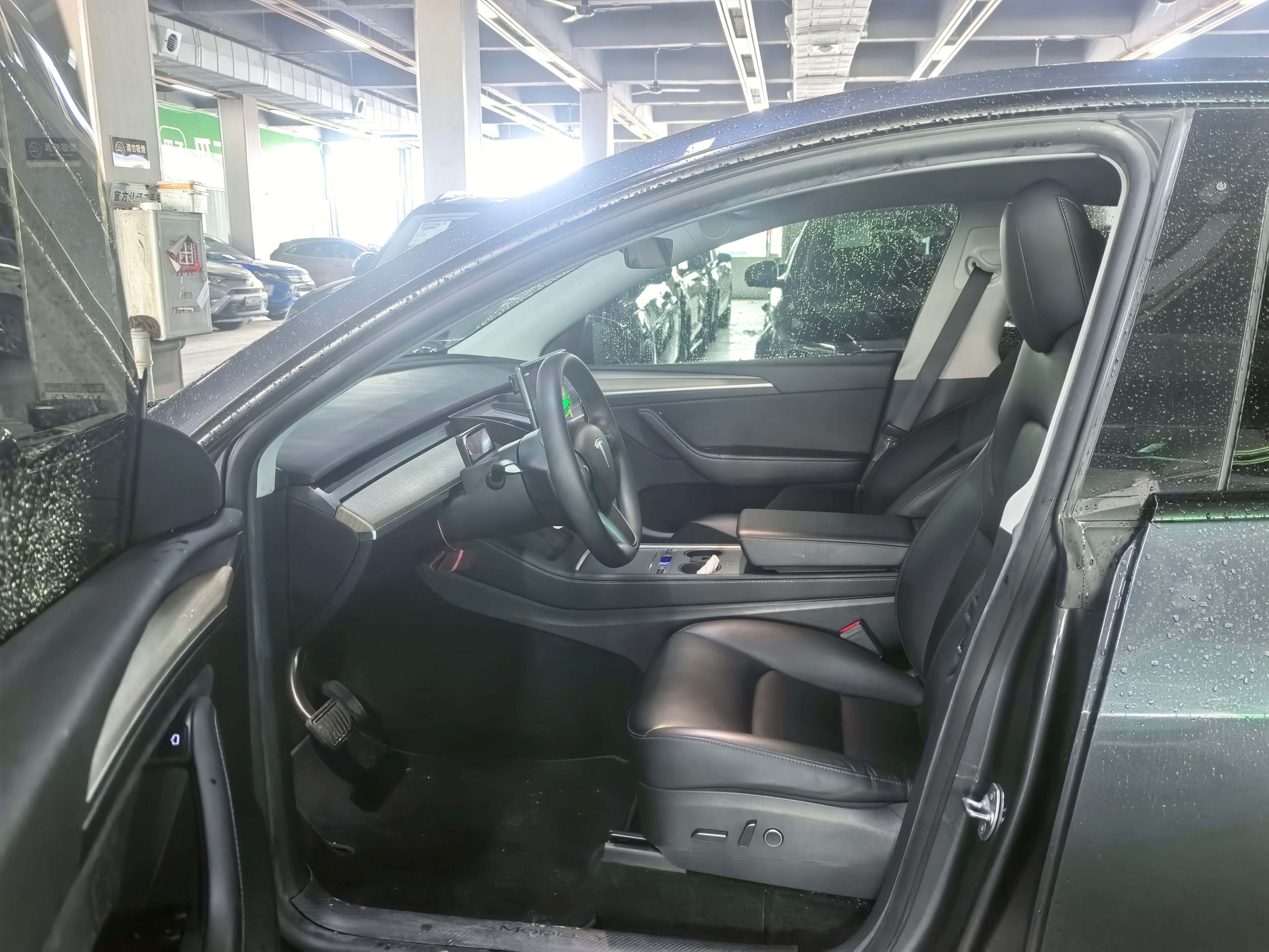 Tesla Model Y 2022 car image #6