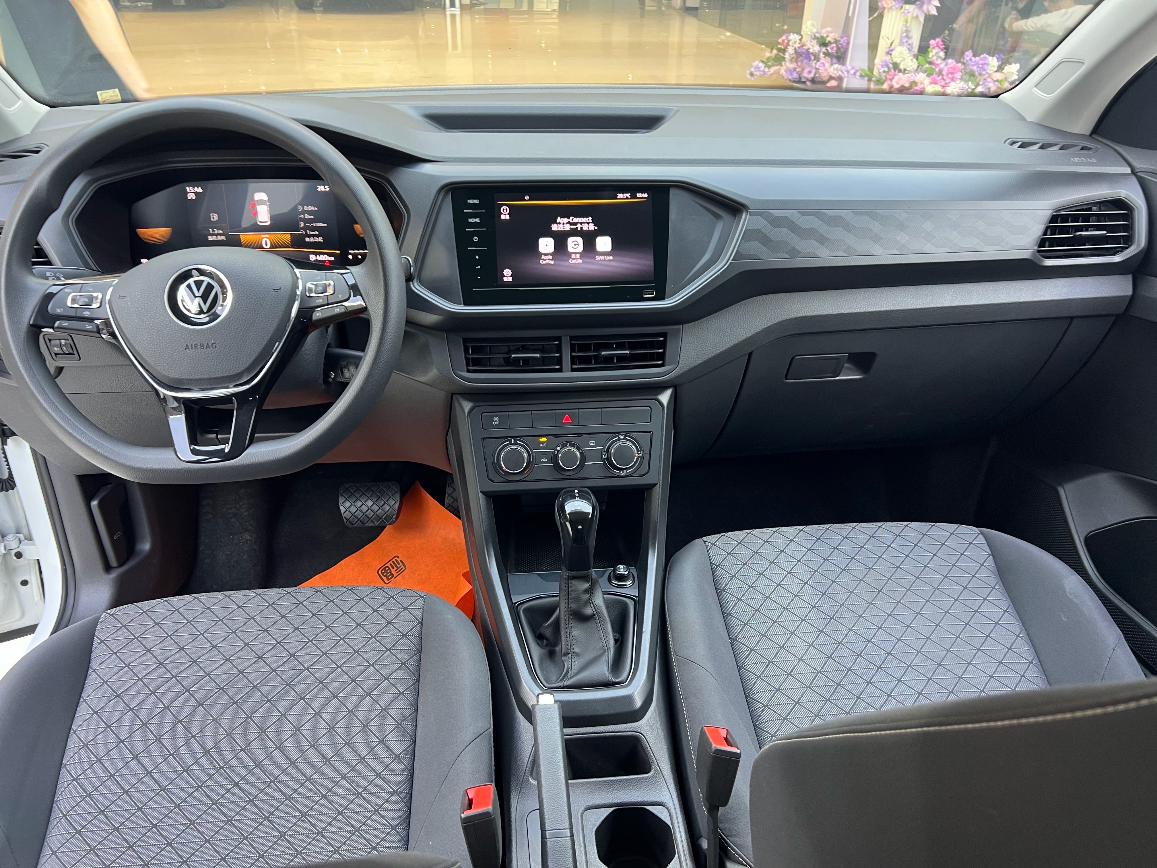 Volkswagen T-Cross 2024 #6 Volkswagen T-Cross 2024 car image #6