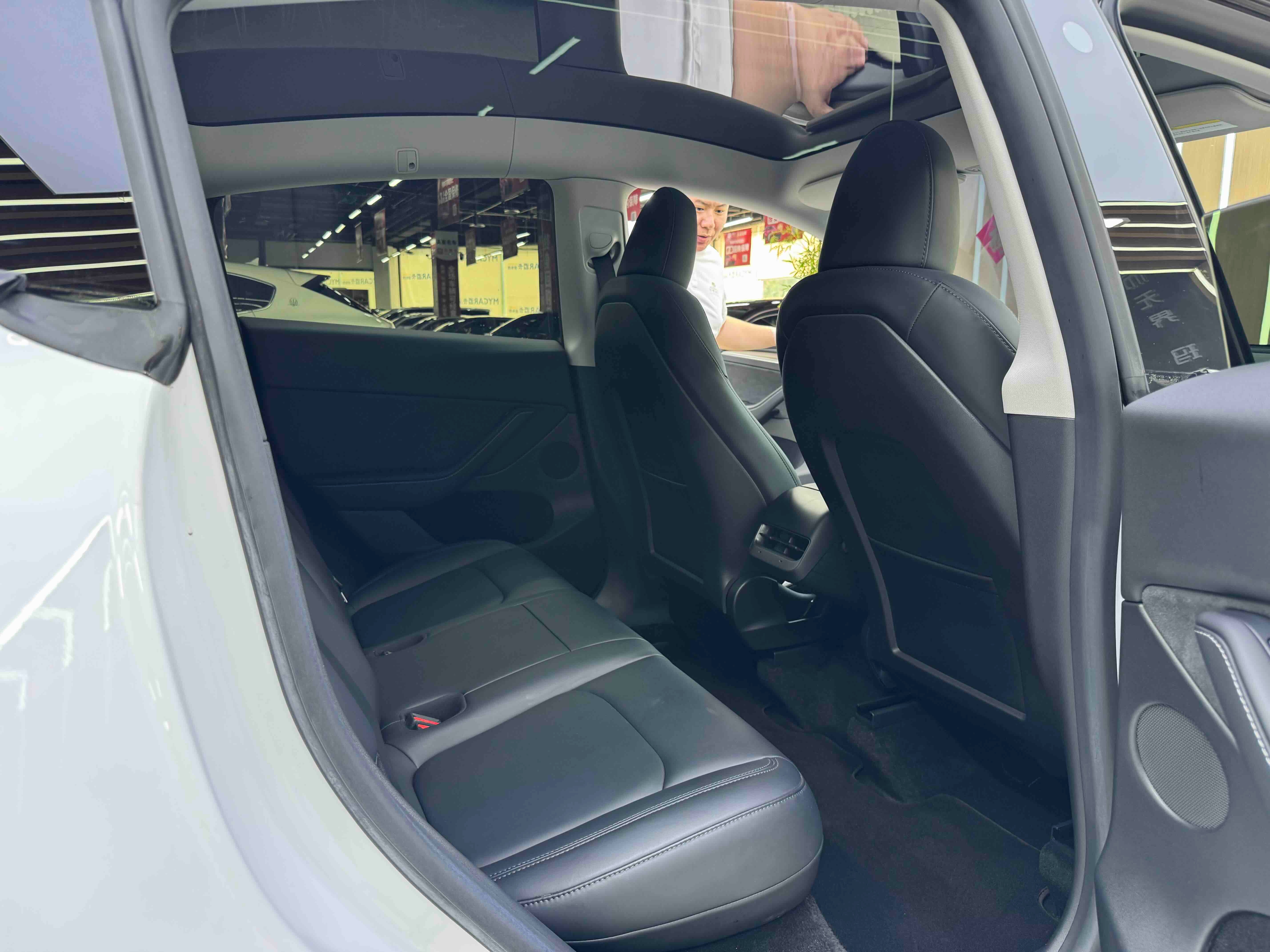 Tesla Model Y 2022 #7 Tesla Model Y 2022 car image #7
