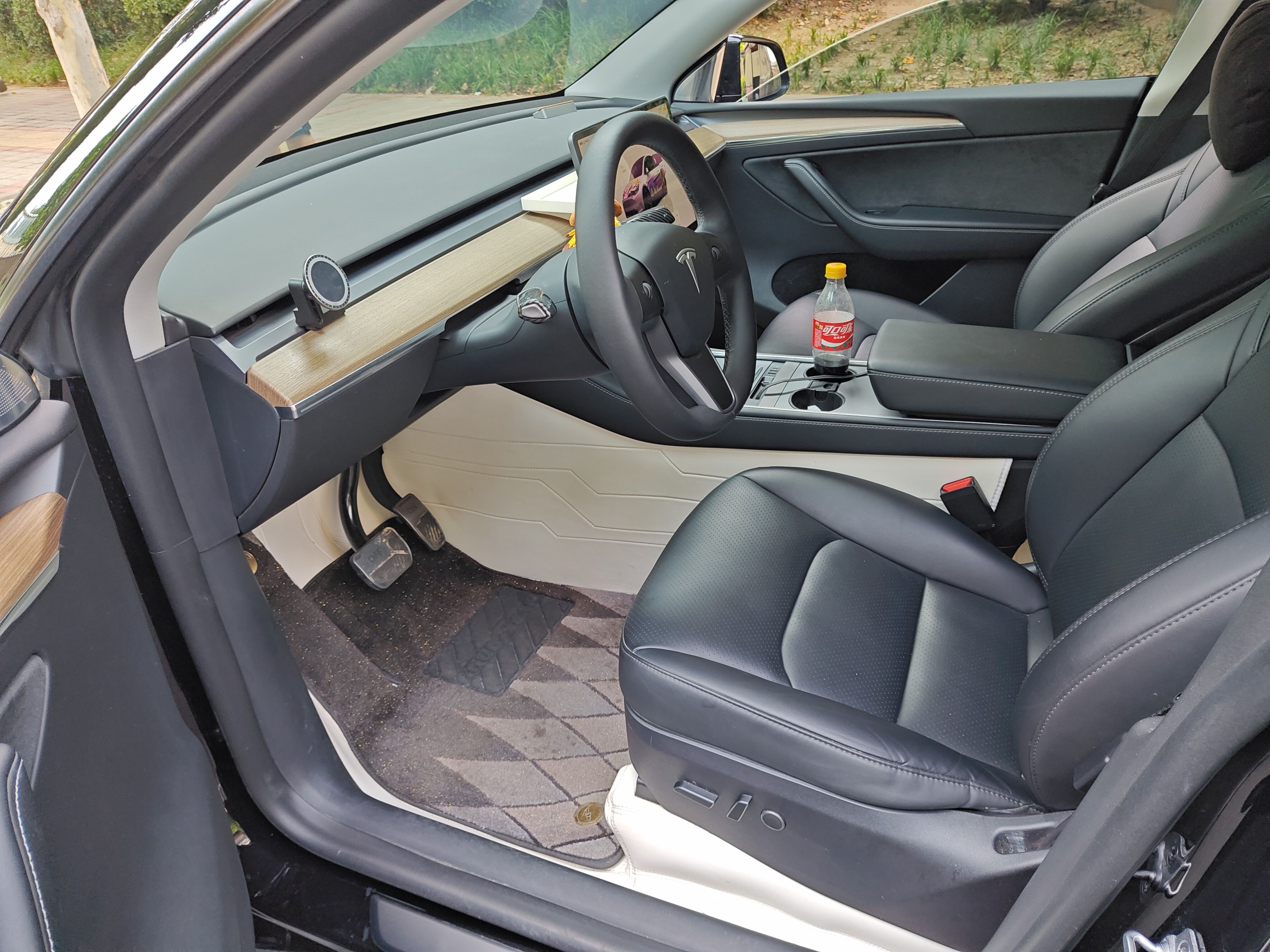 Tesla Model Y 2023 immagine di auto #4