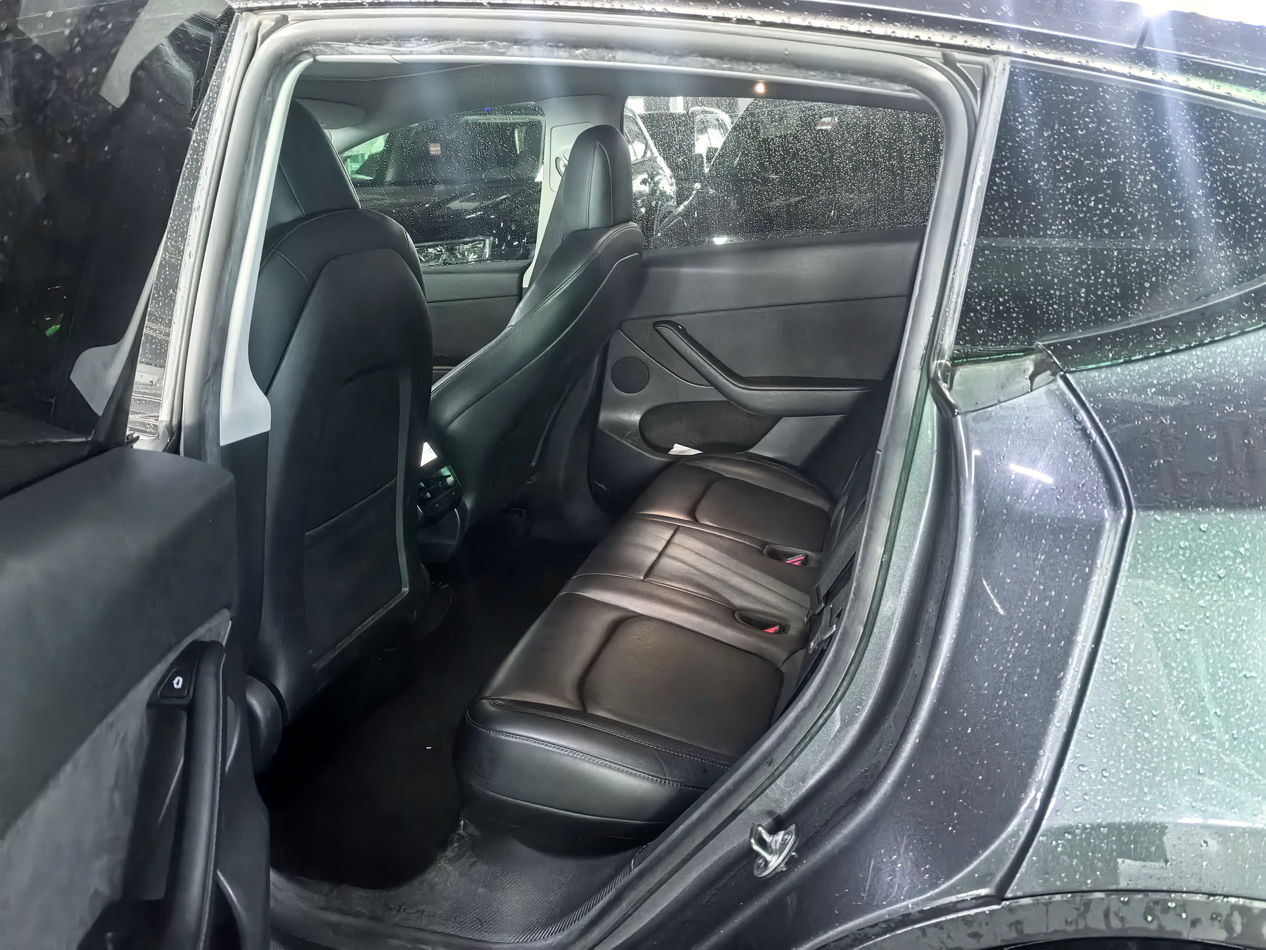 Tesla Model Y 2022 car image #7