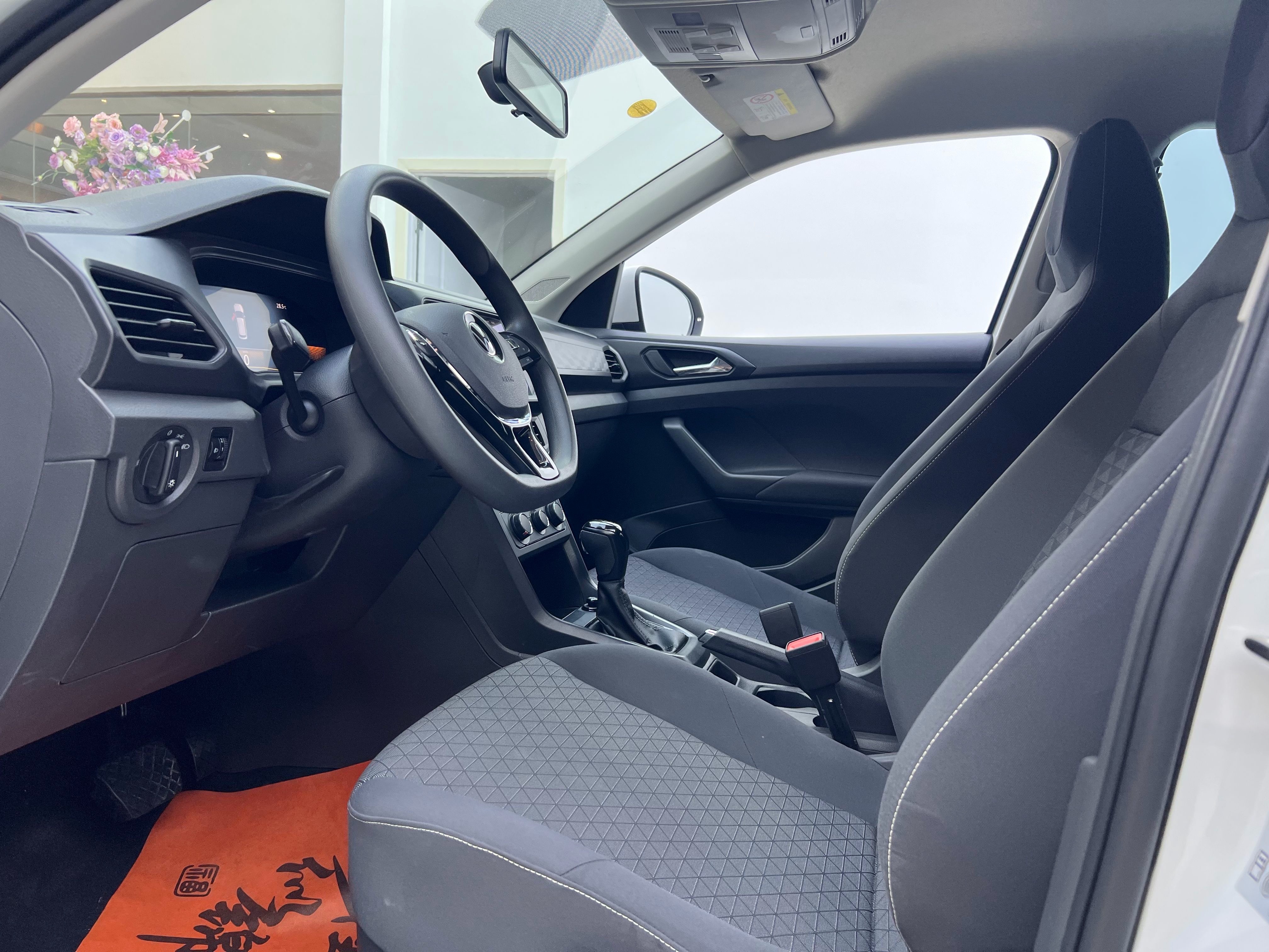 Volkswagen T-Cross 2024 #5 Volkswagen T-Cross 2024 car image #5