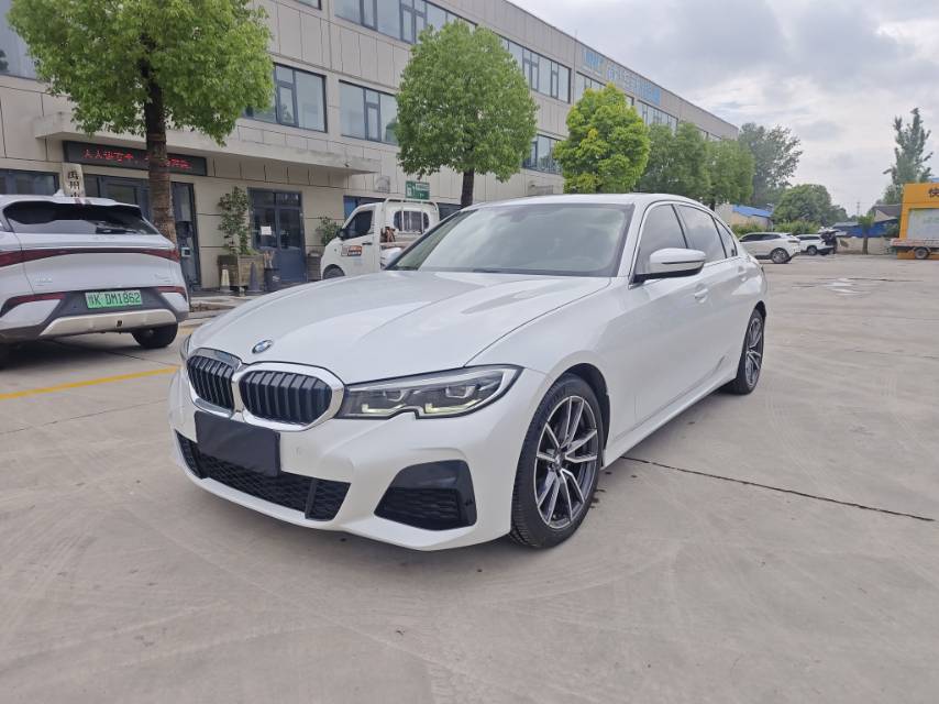 BMW 3 Series 2022 #2 BMW 3 Series 2022 car image #2
