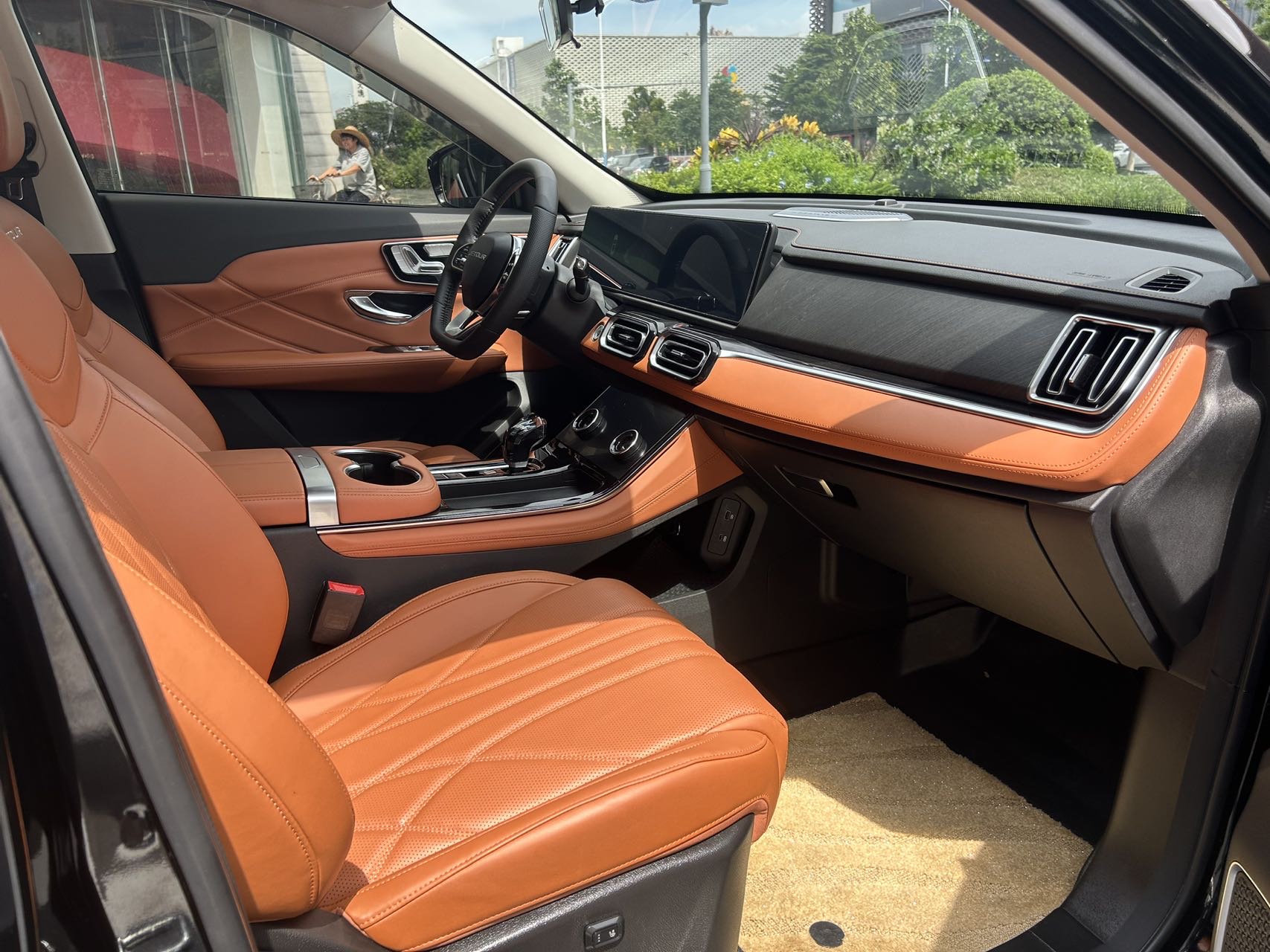 Jetour X70 PLUS 2024 car image #13