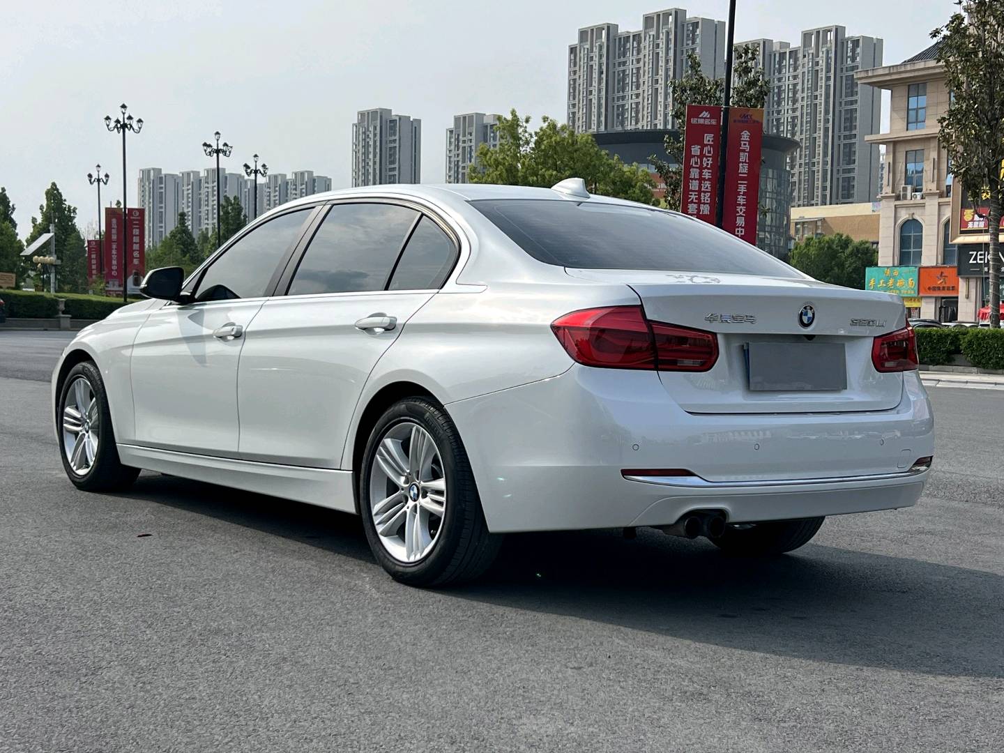 BMW 3 Series 2017 #13 BMW 3 Series 2017 car image #13