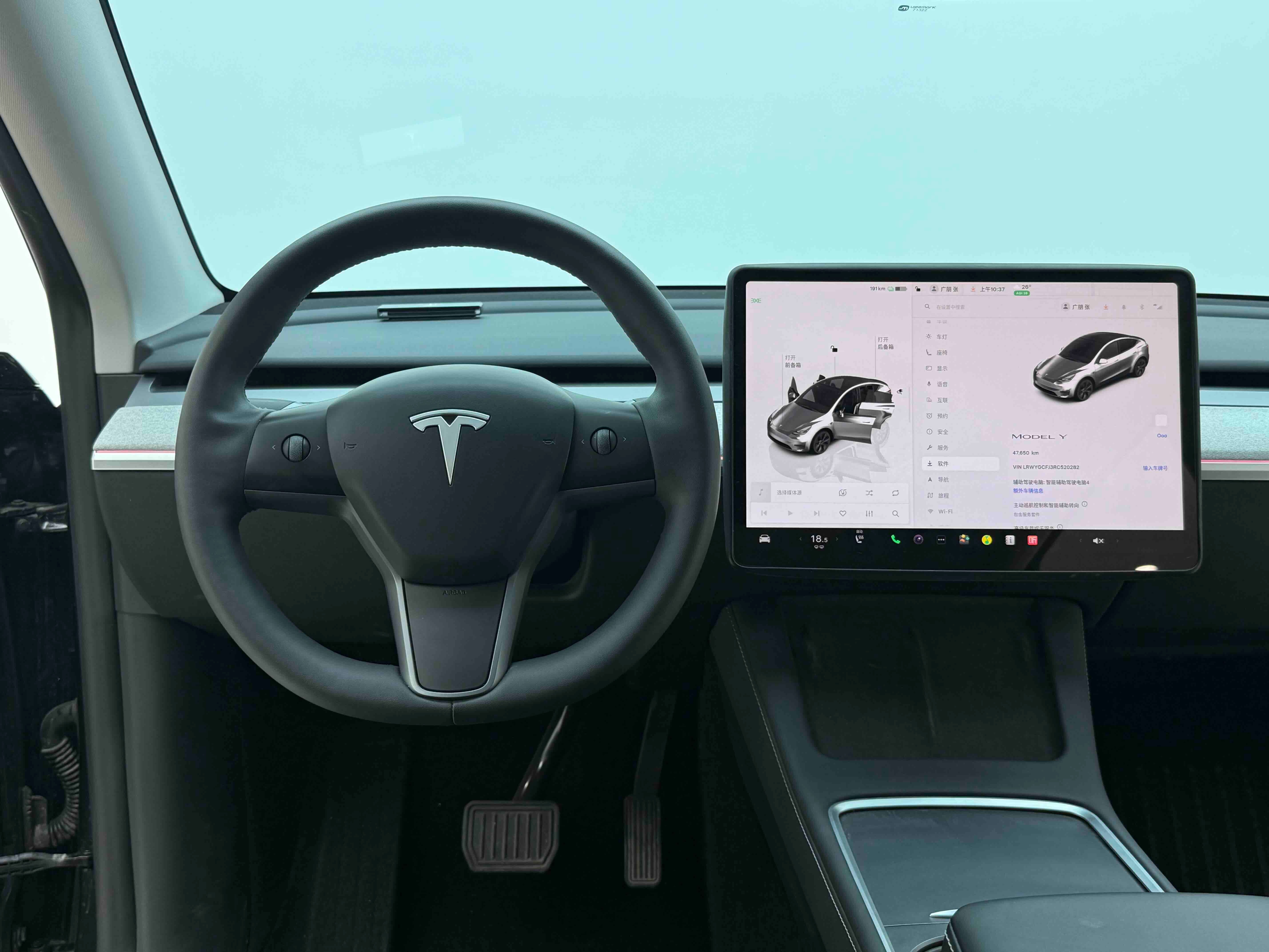 Tesla Model Y 2024 car image #13