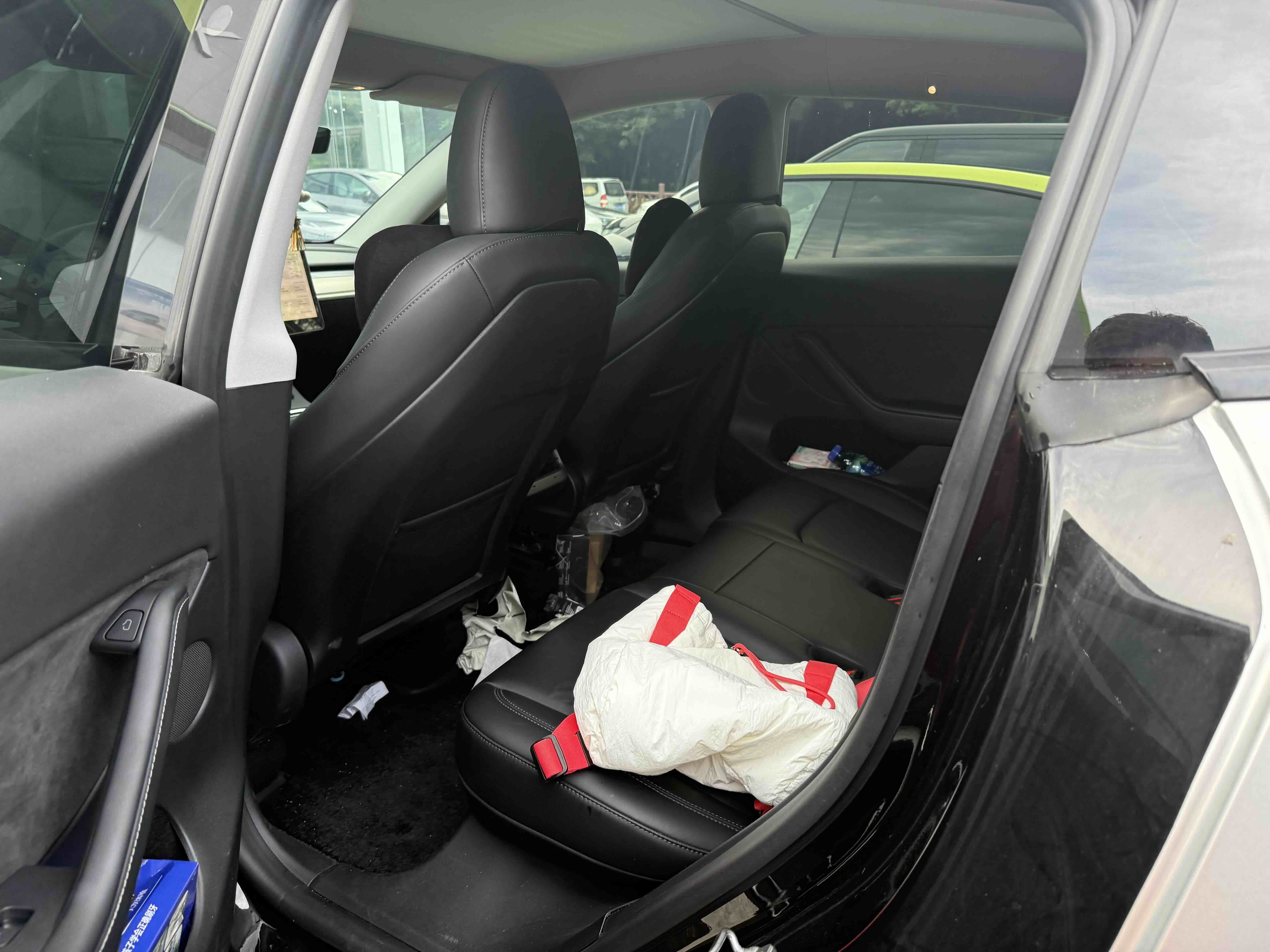 Tesla Model Y 2022 car image #6