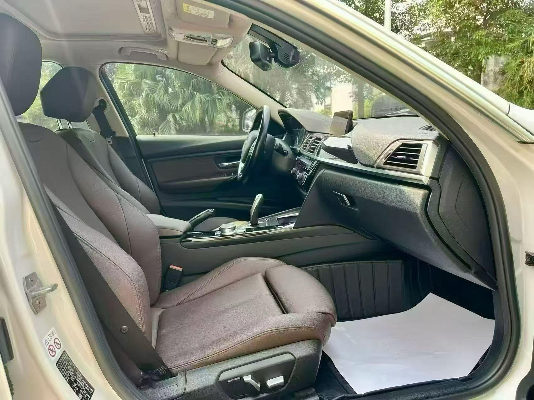 BMW 3 Series 2018 #5 BMW 3 Series 2018 car image #5