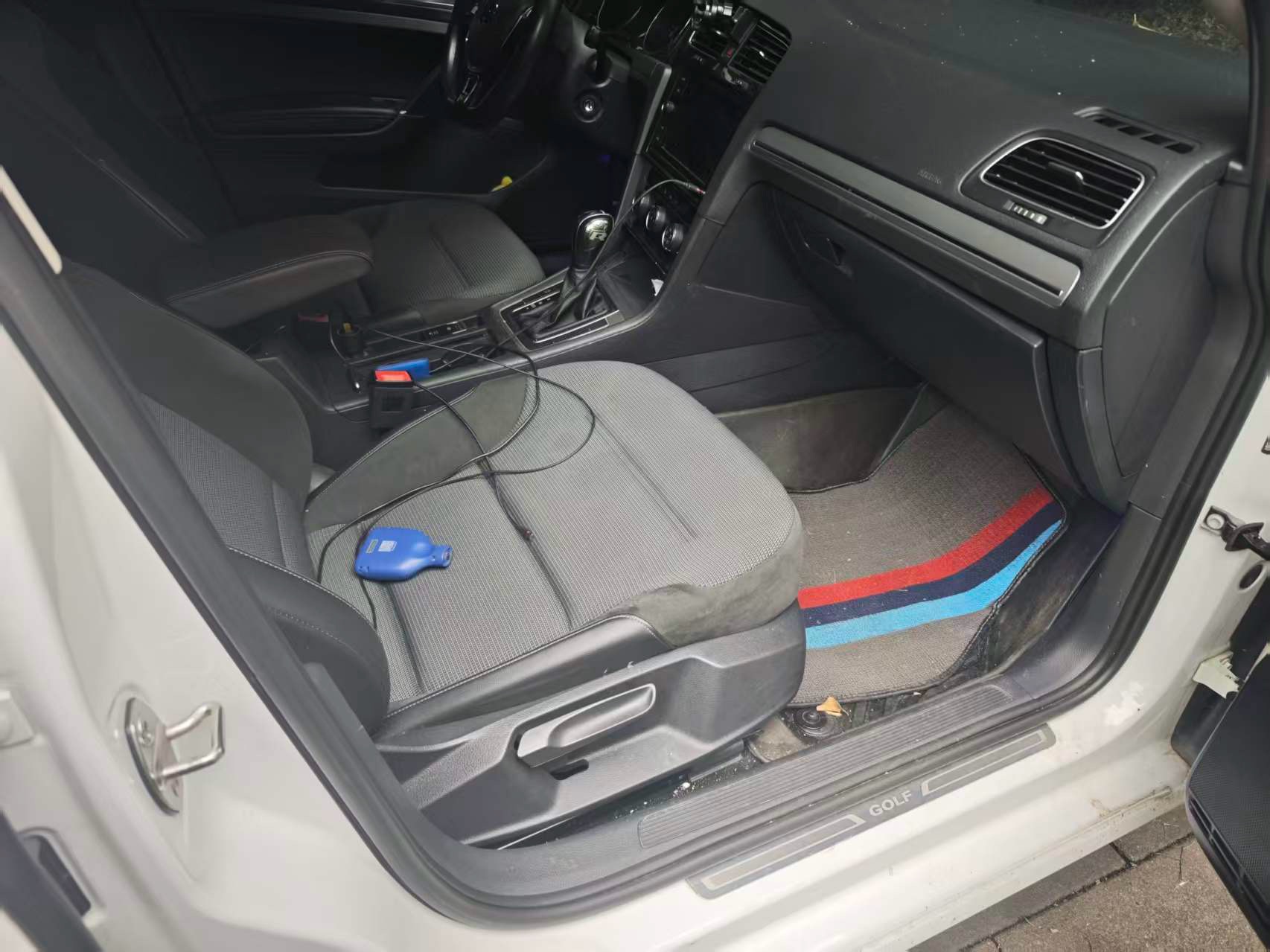 Volkswagen Golf 2019 car image #6
