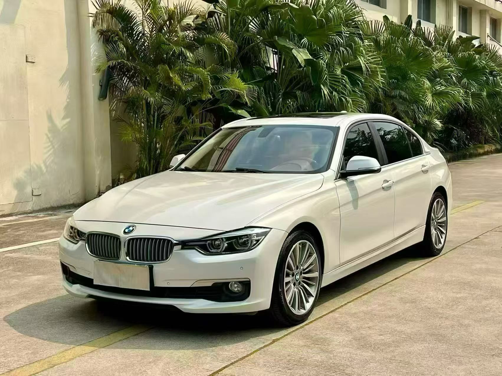 BMW 3 Series 2018 #2 BMW 3 Series 2018 car image #2