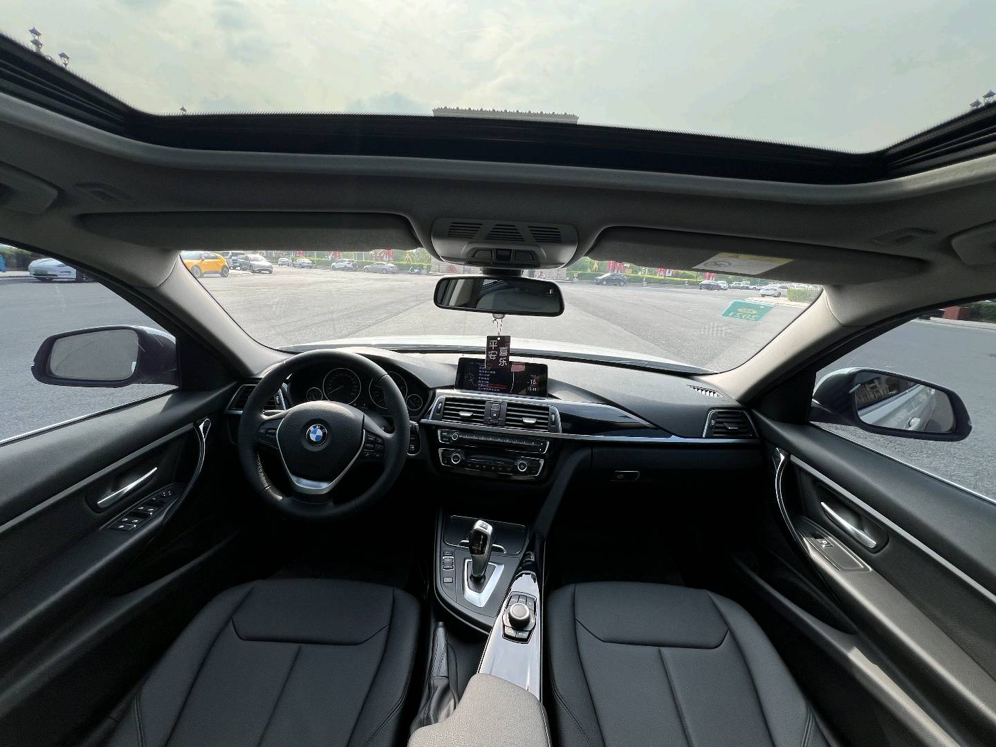 BMW 3 Series 2017 #10 BMW 3 Series 2017 car image #10