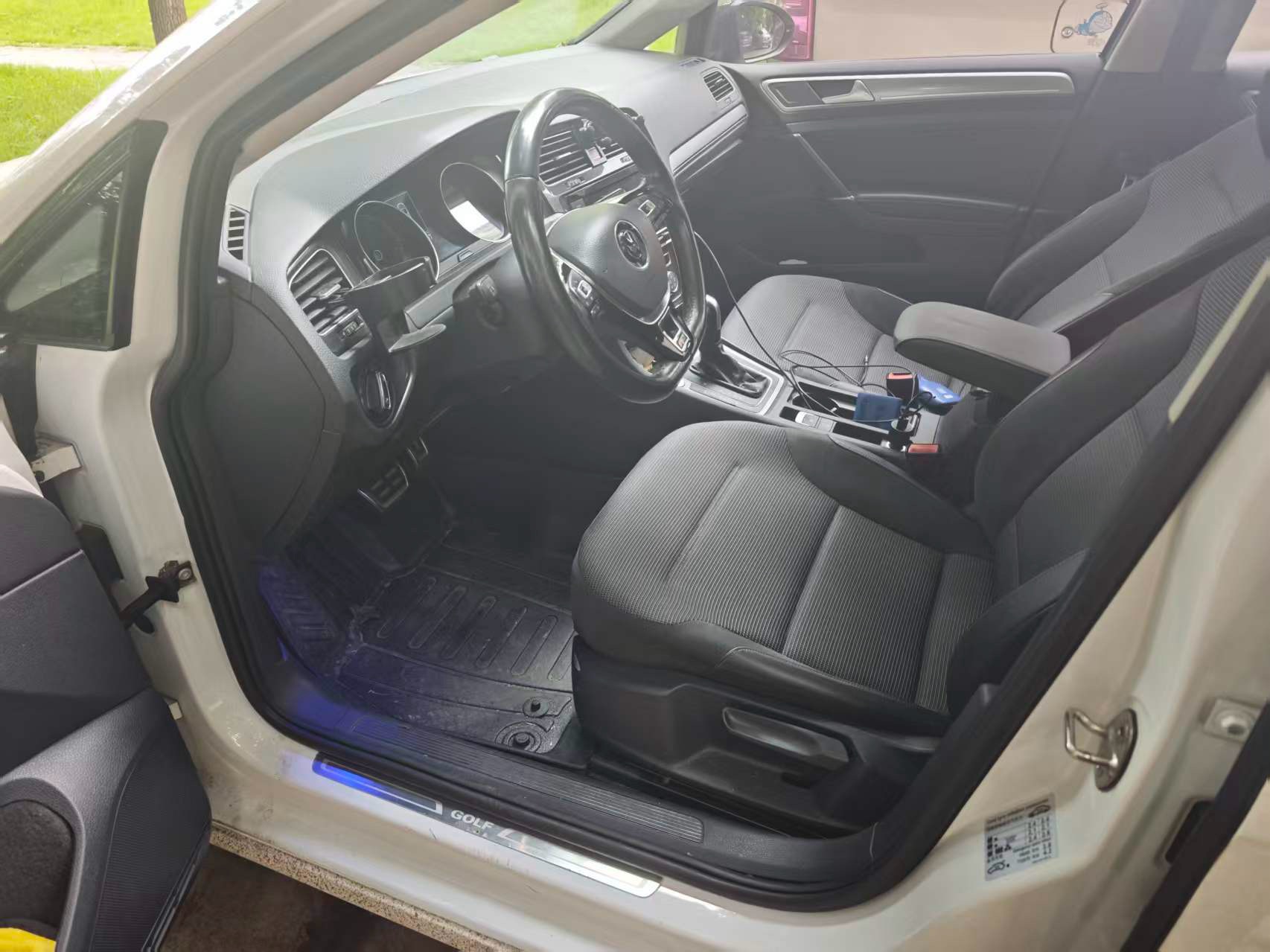 Volkswagen Golf 2019 car image #4