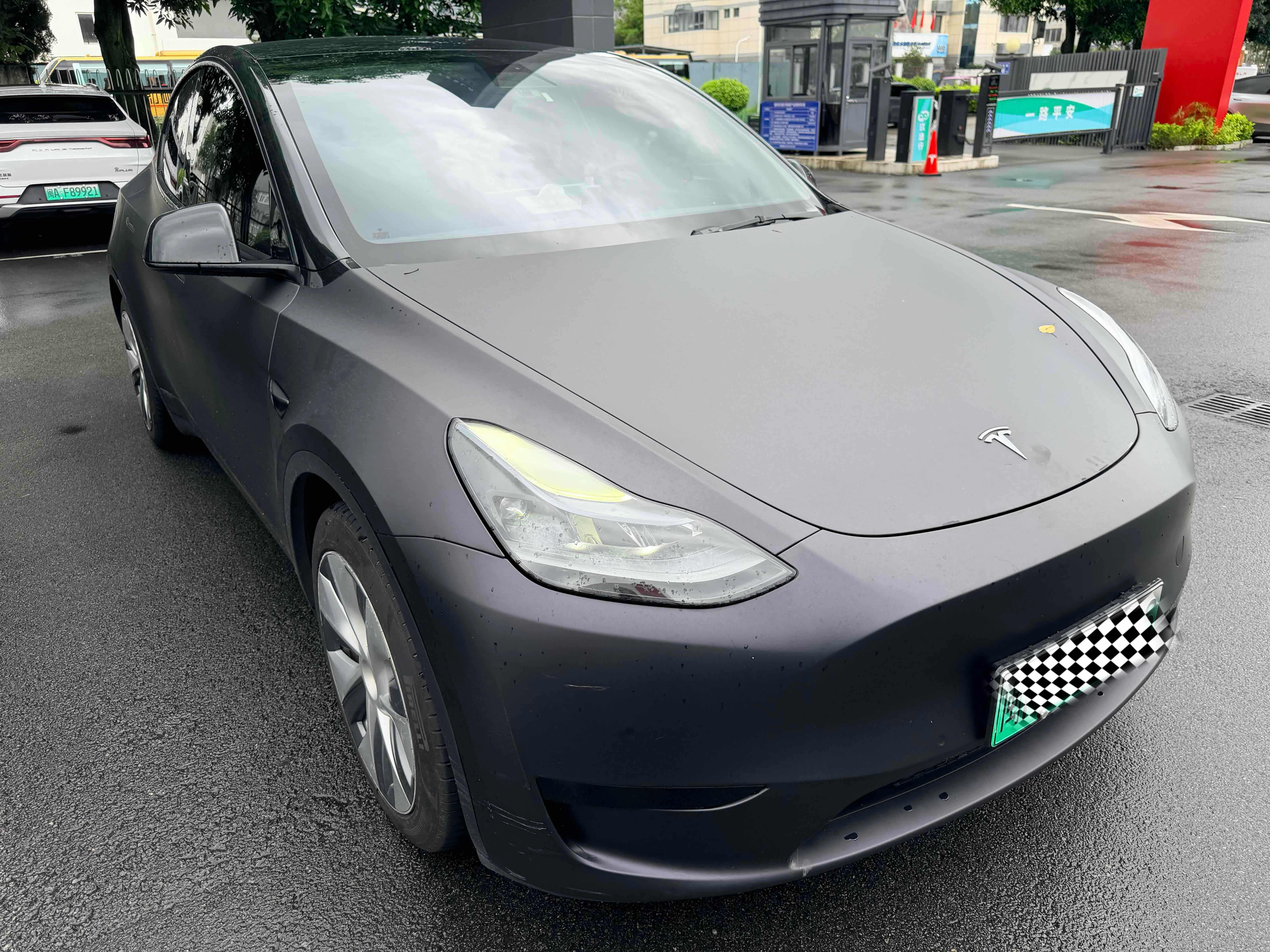 Tesla Model Y 2022 car image #4