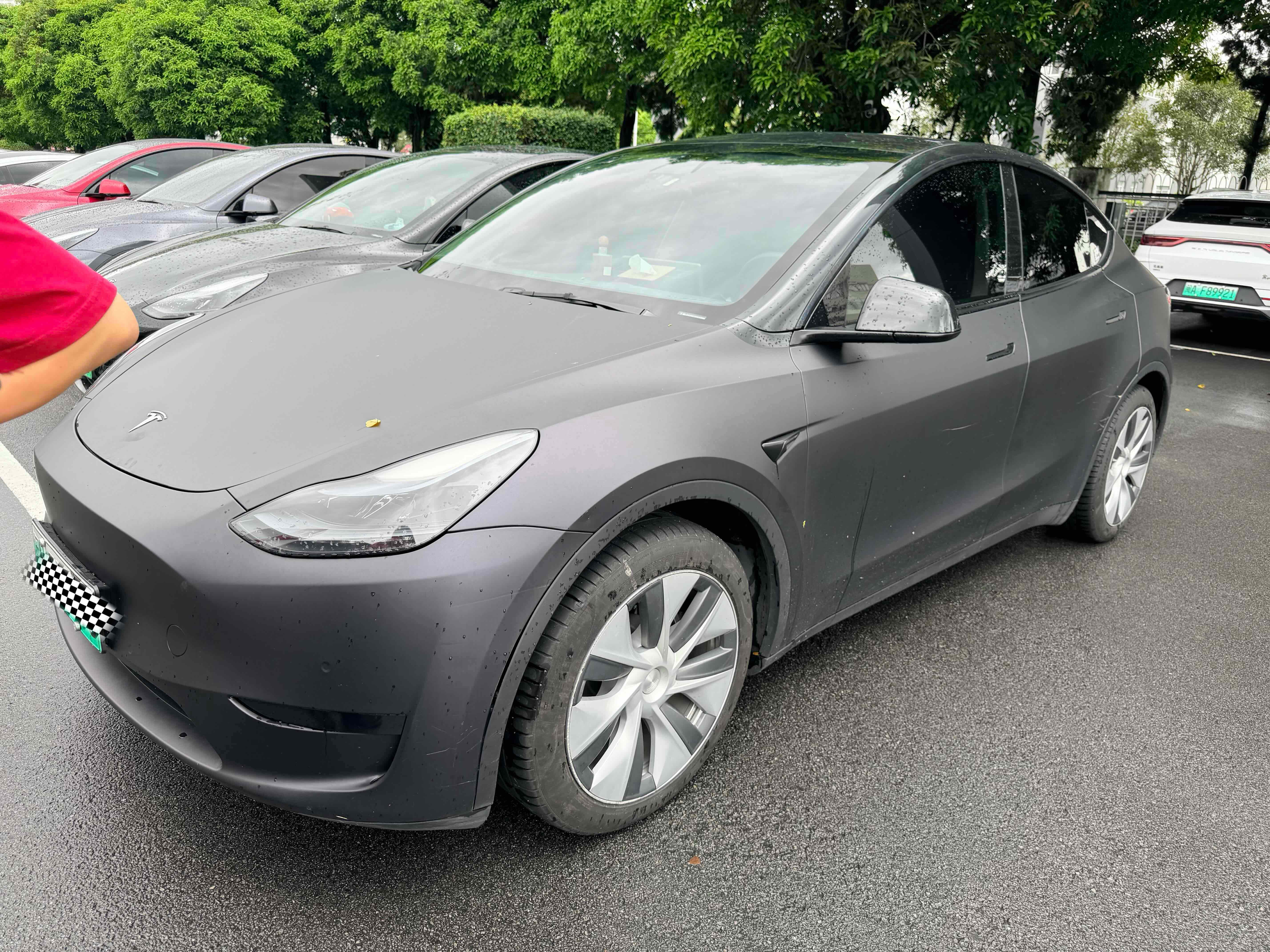 Tesla Model Y 2022 car image #2