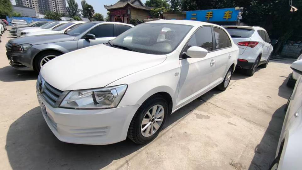 Volkswagen Santana 2015 car image #2