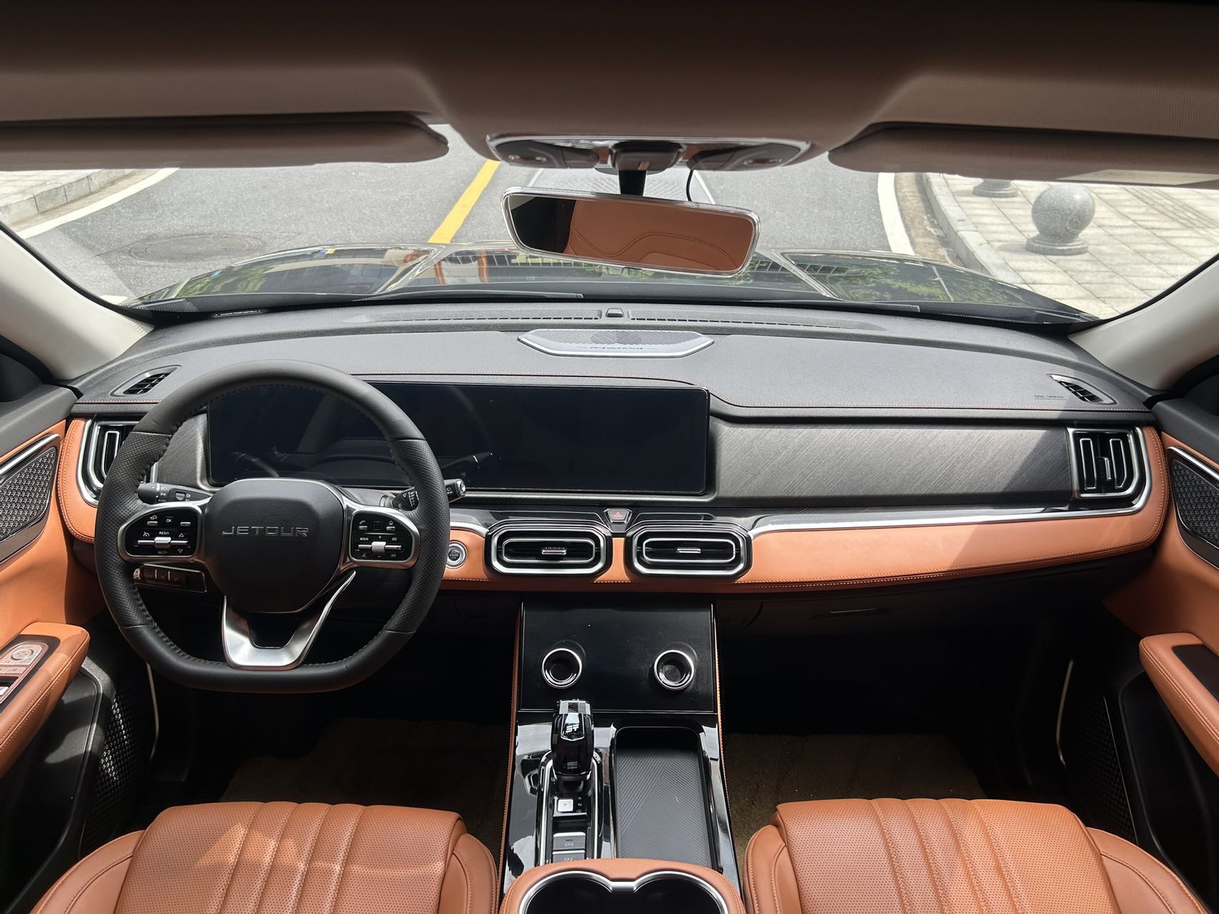 Jetour X70 PLUS 2024 car image #12