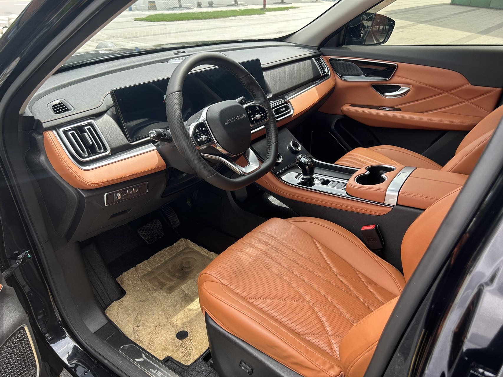 Jetour X70 PLUS 2024 car image #11