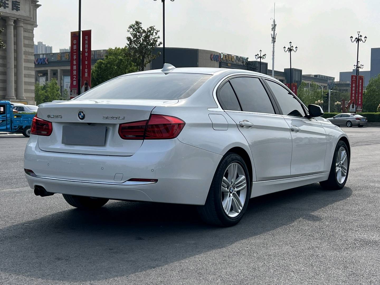 BMW 3 Series 2017 #11 BMW 3 Series 2017 car image #11