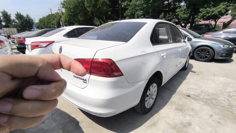 Volkswagen Santana 2015 car image #8