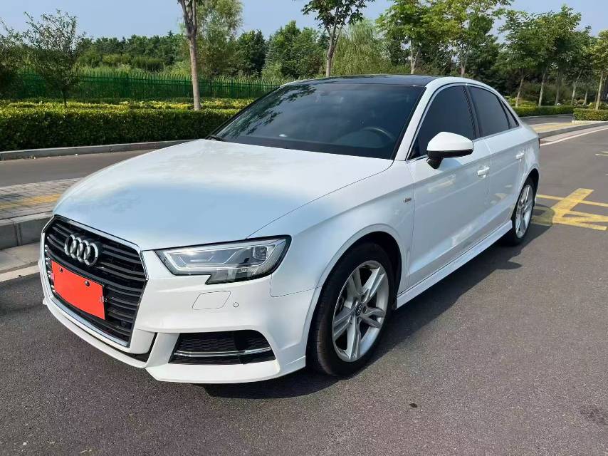 Audi A3 2019 car image #2