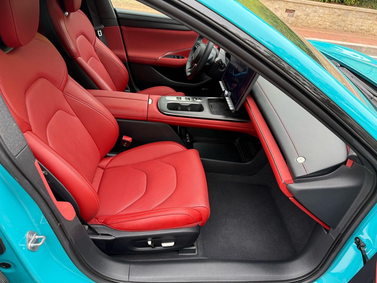 MI SU7 2024 car image #10