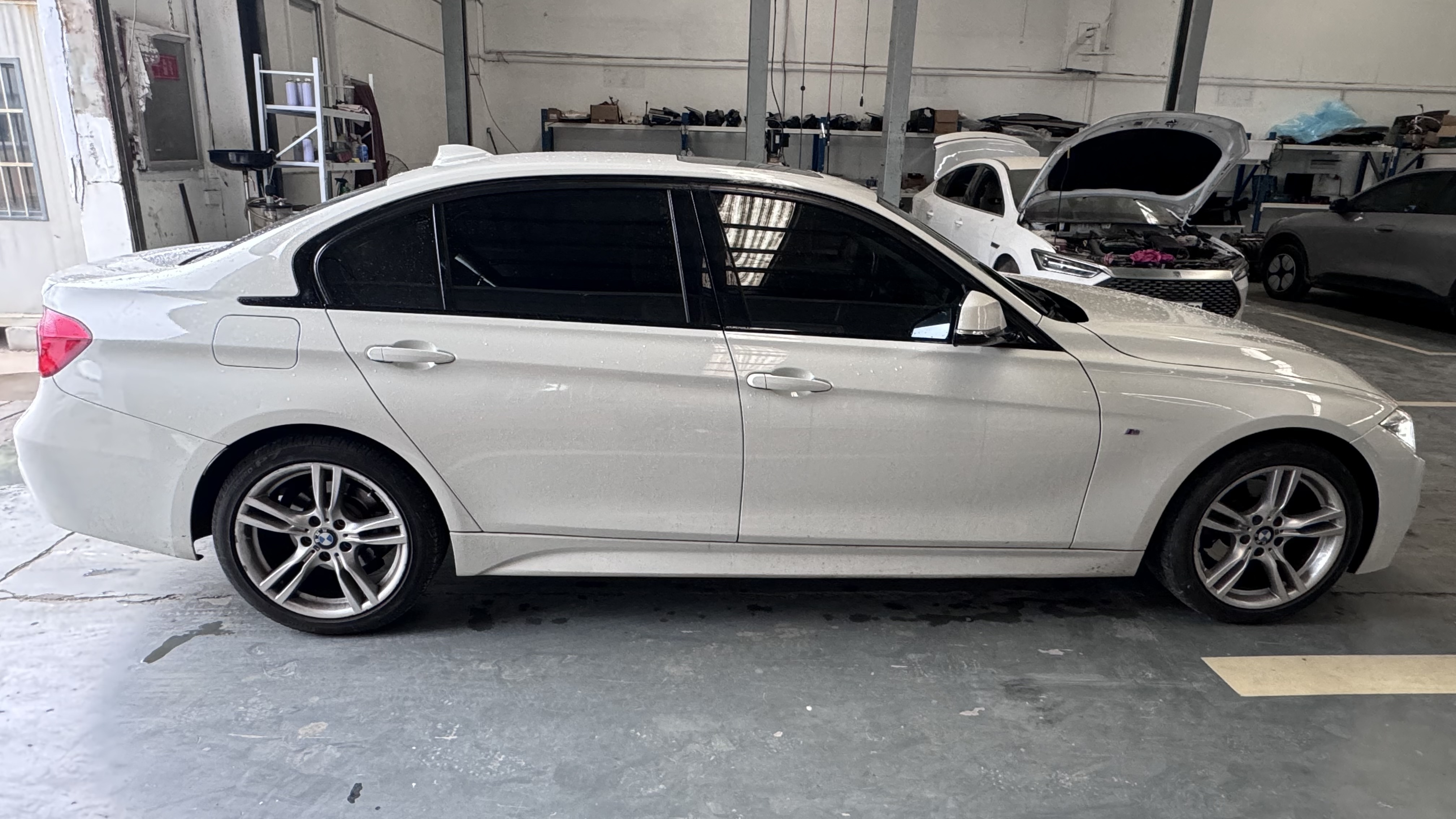 BMW 3 Series 2018 #12 BMW 3 Series 2018 car image #12