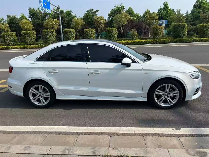 Audi A3 2019 car image #9