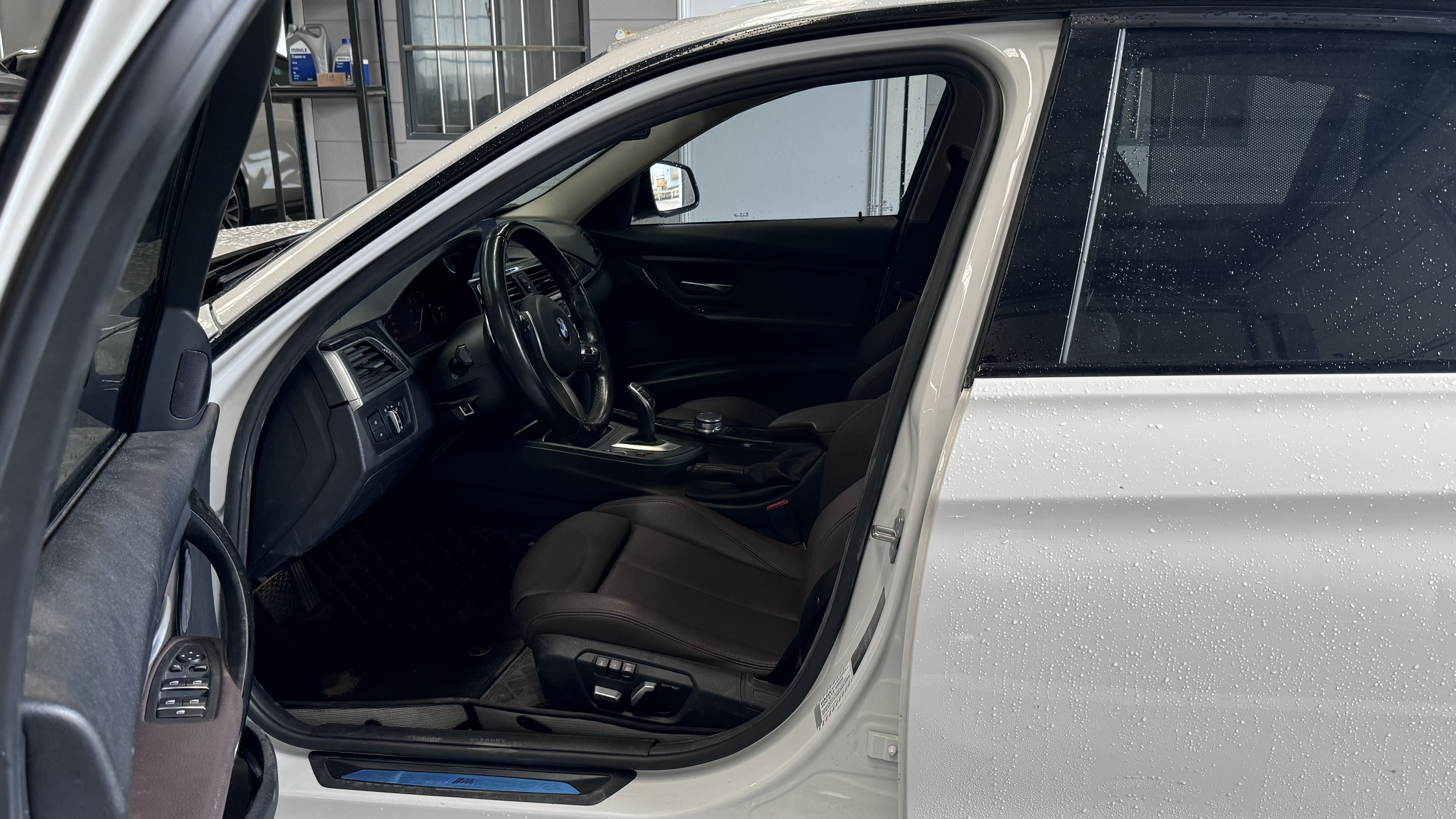 BMW 3 Series 2018 #5 BMW 3 Series 2018 car image #5