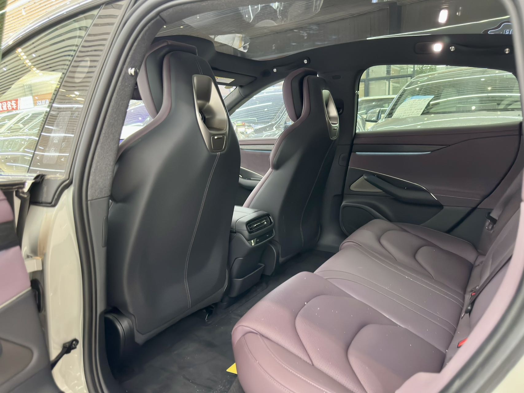 MI SU7 2025 car image #10