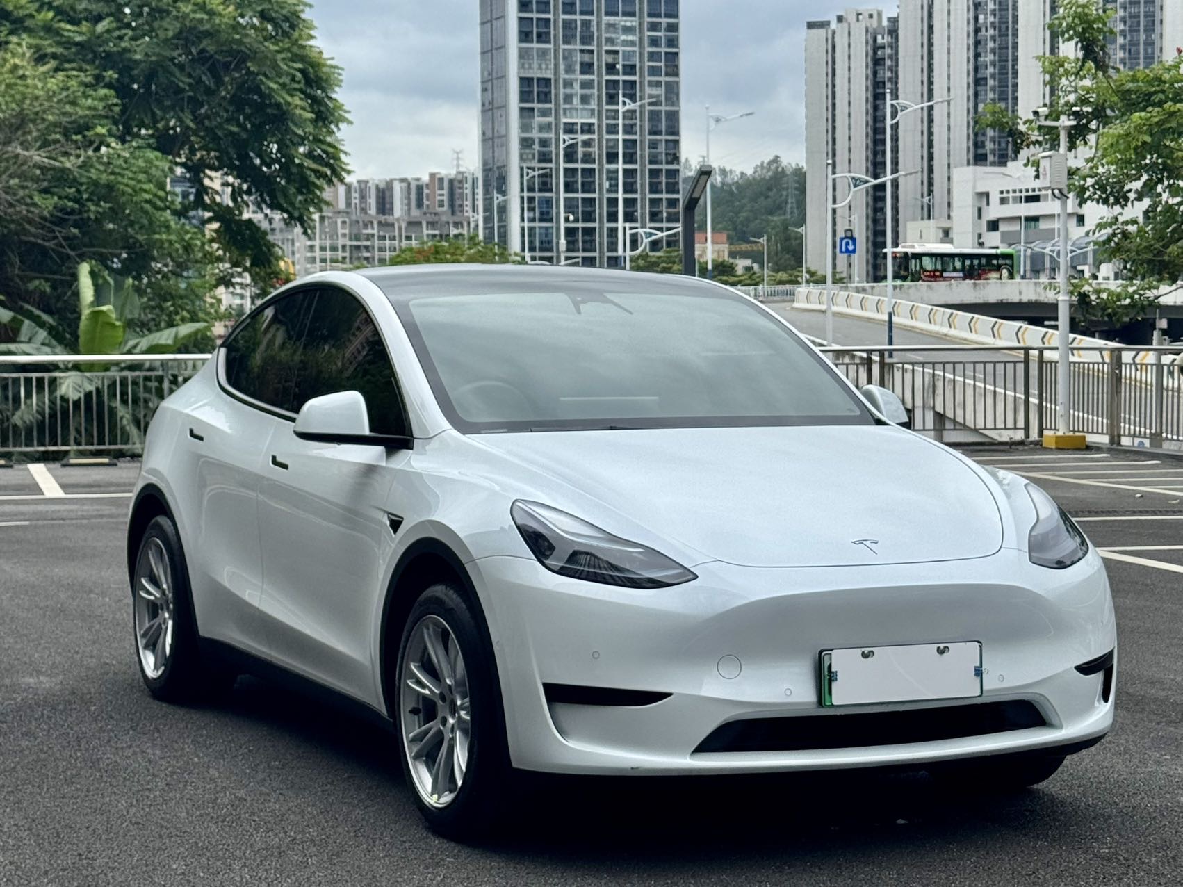 Tesla Model Y 2023 car image #5