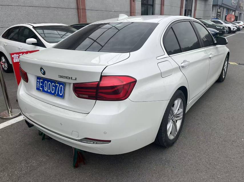 BMW 3 Series 2017 #7 BMW 3 Series 2017 car image #7
