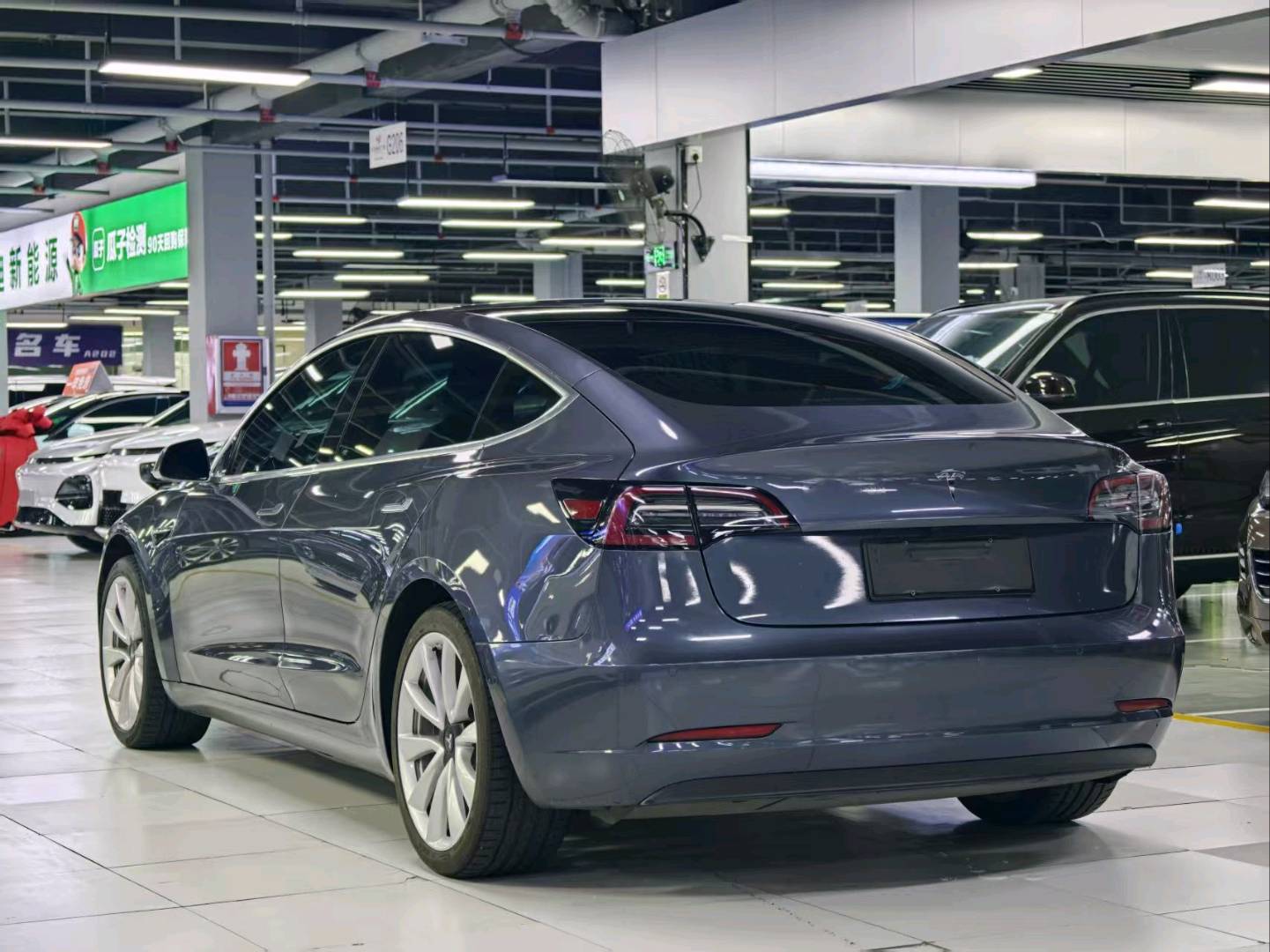 Tesla Model 3 2020 car image #10