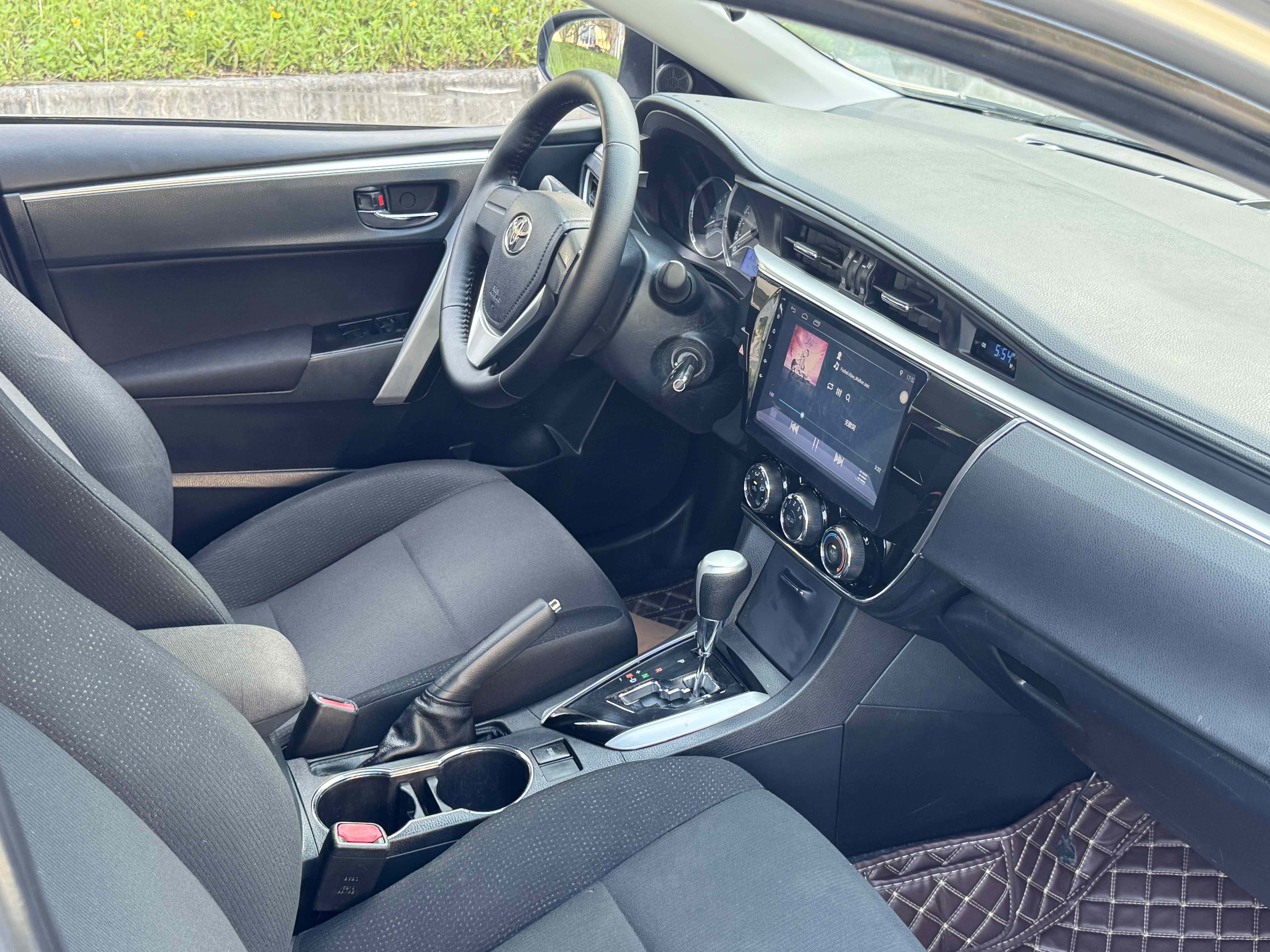 Toyota Corolla 2018 #10 Toyota Corolla 2018 car image #10