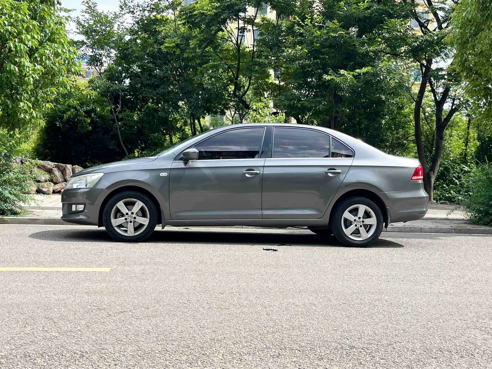 Volkswagen Santana 2014 car image #5