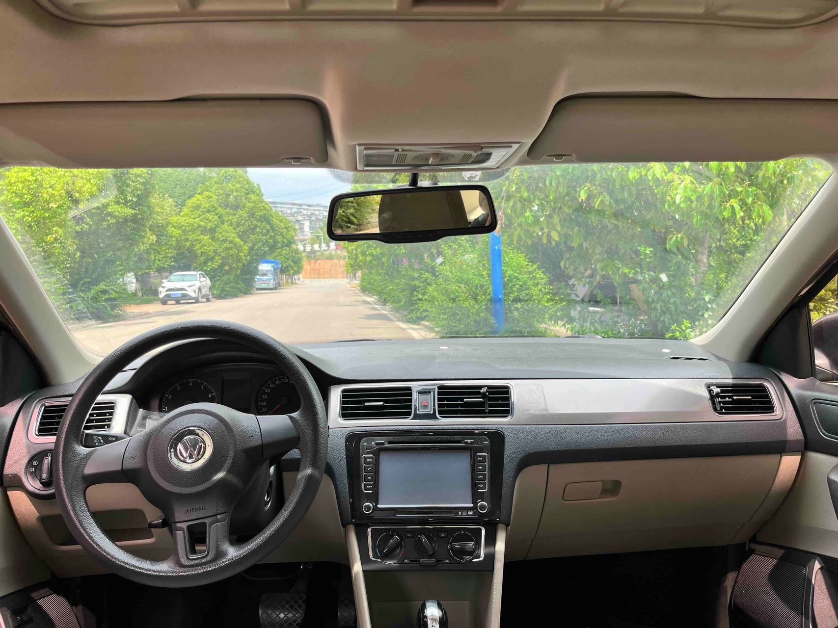 Volkswagen Santana 2014 car image #9
