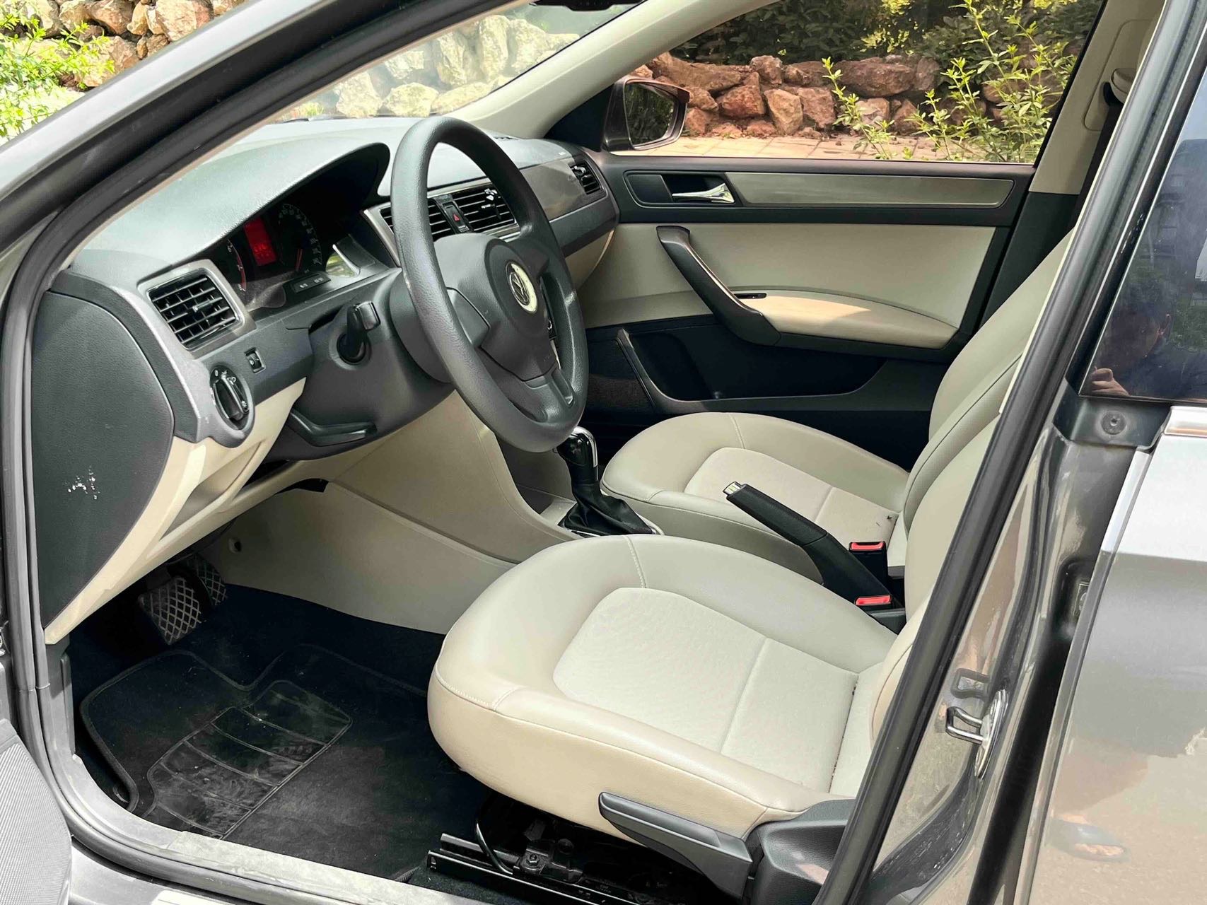 Volkswagen Santana 2014 car image #10