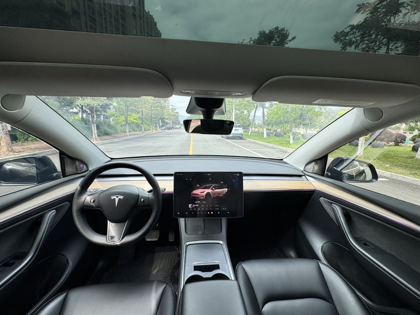 Tesla Model Y 2022 car image #7