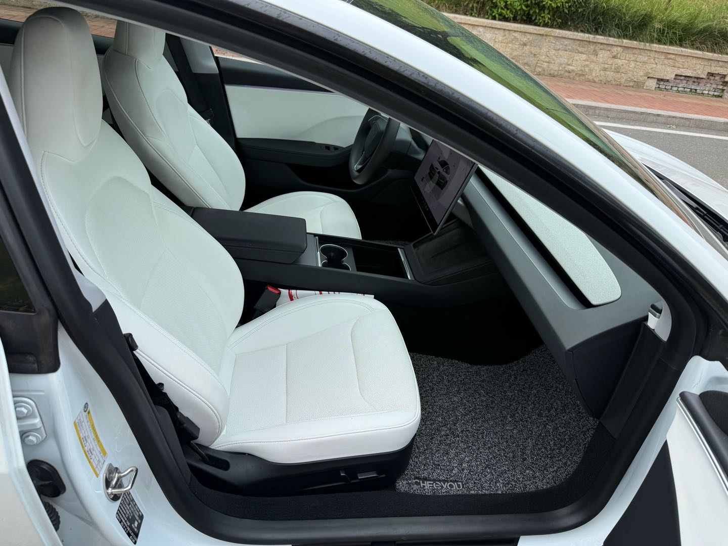 2023 car image #10
