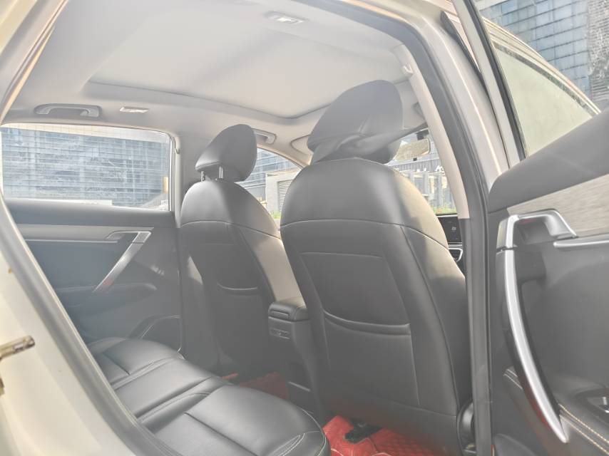 GEELY Coolray 2019 car image #10