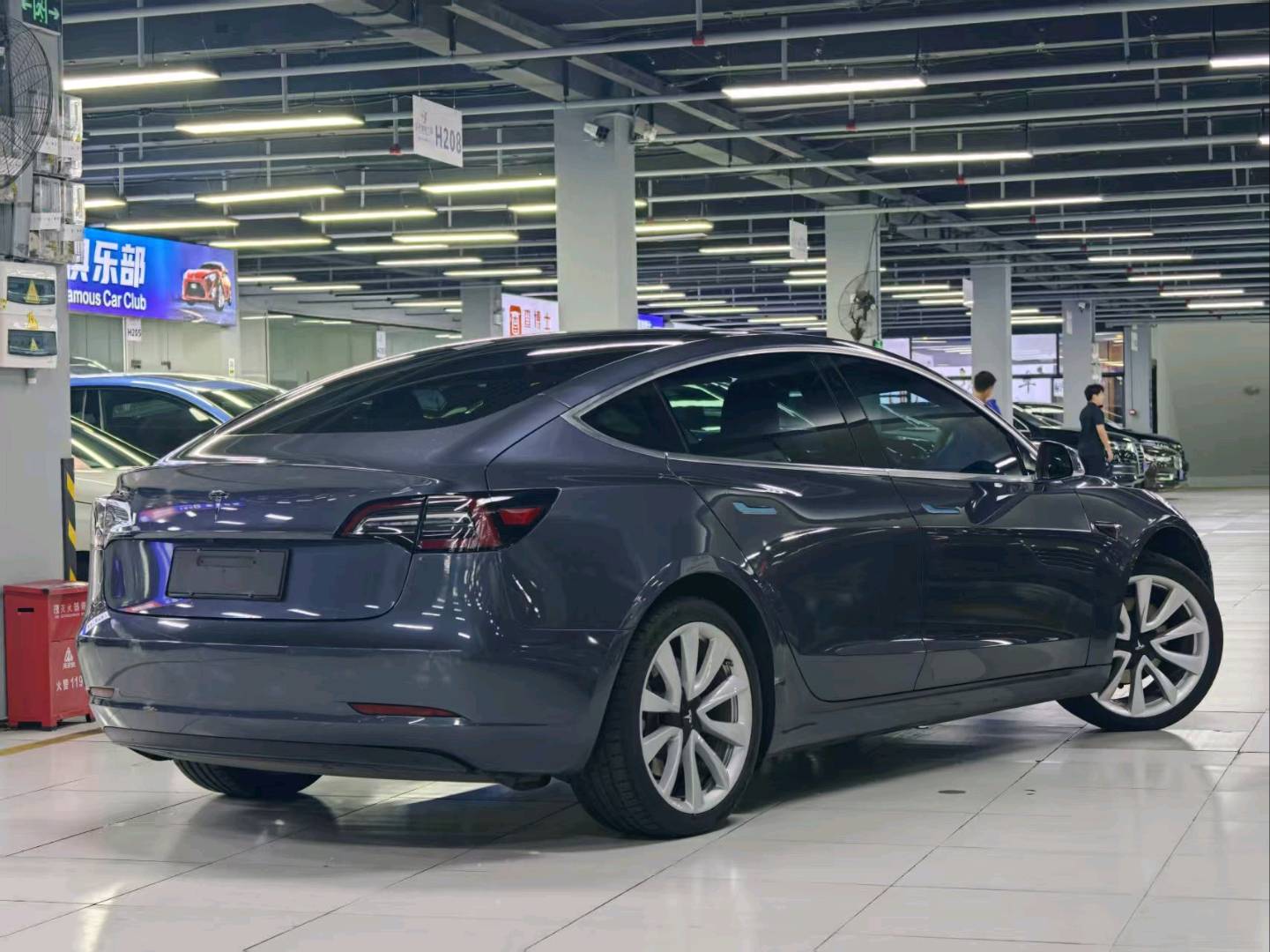 Tesla Model 3 2020 car image #8