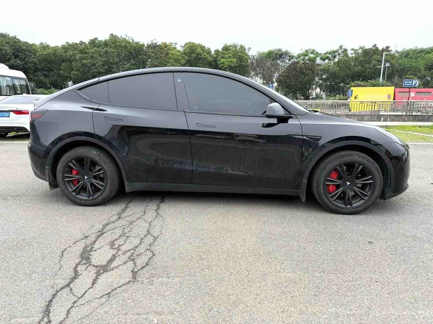 Tesla Model Y 2022 #5 Tesla Model Y 2022 car image #5
