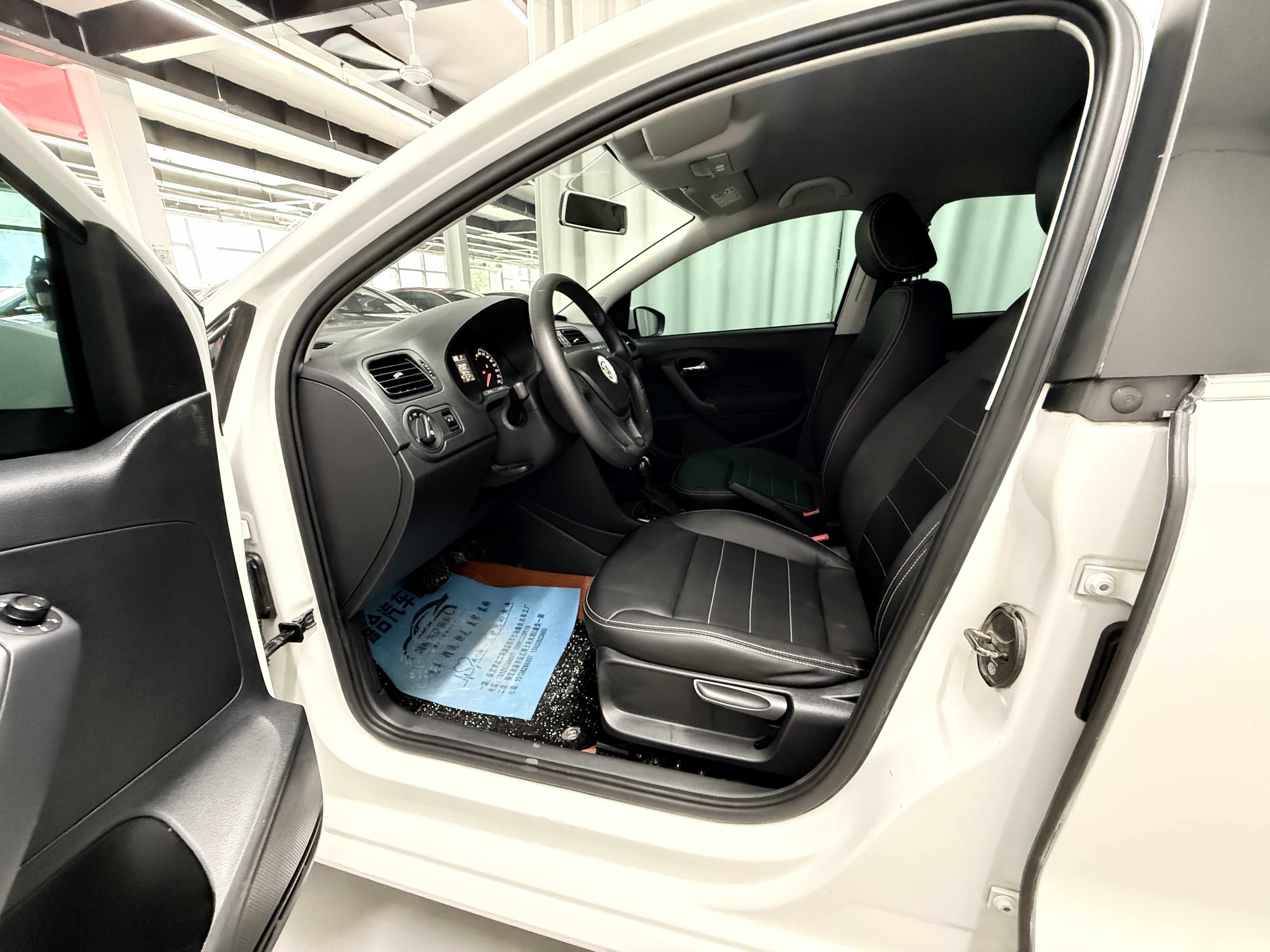 Volkswagen Polo 2018 car image #6