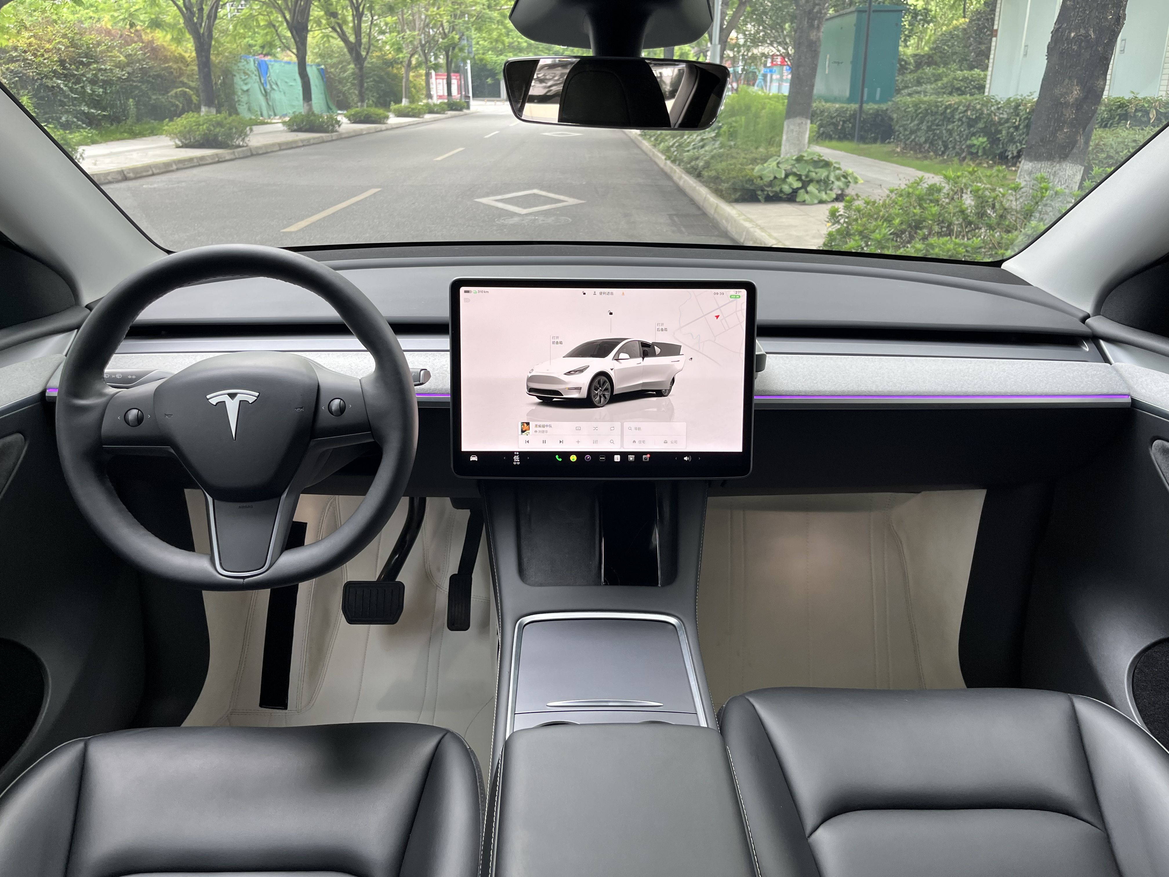 Tesla Model Y 2024 car image #11