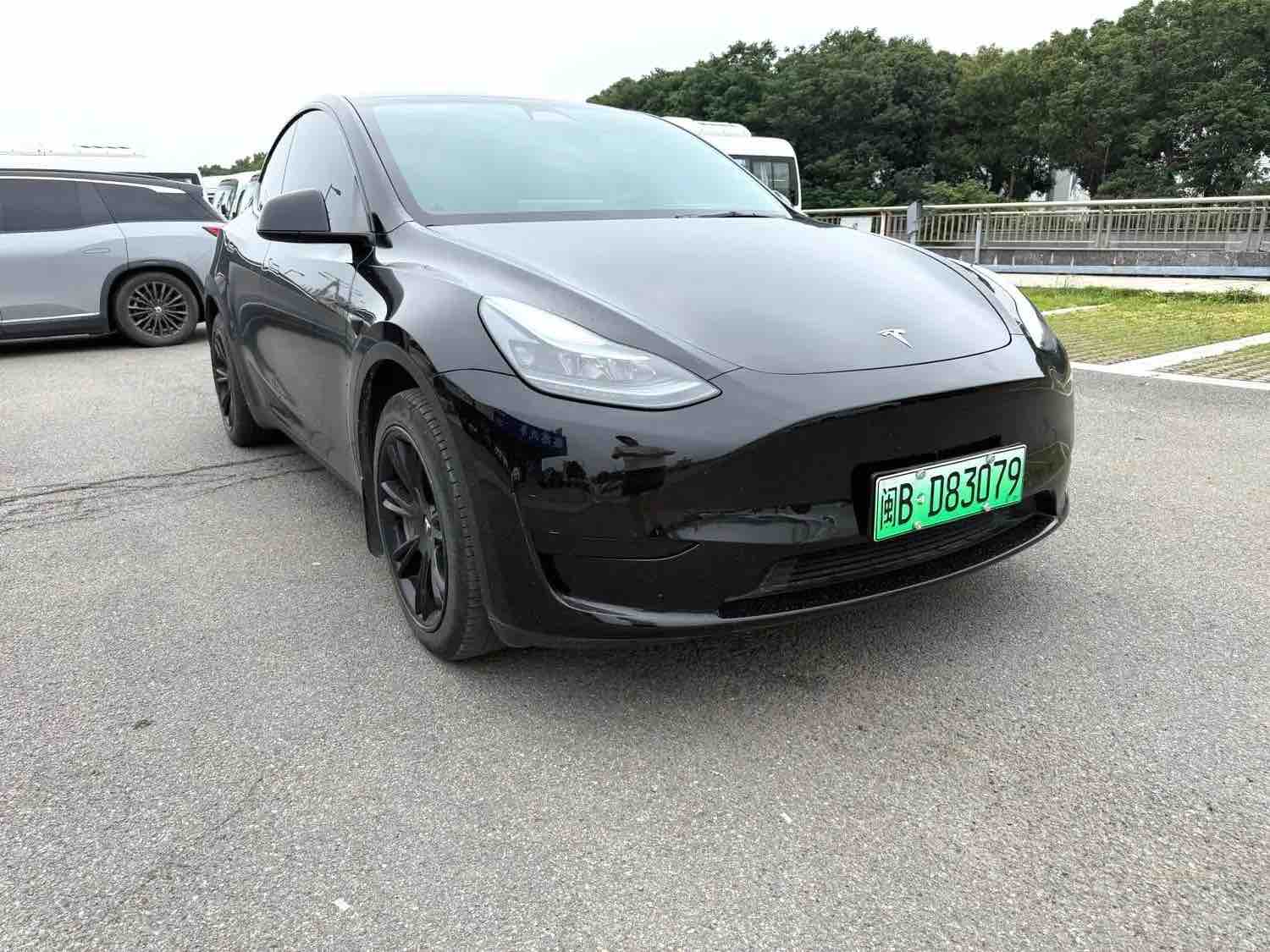 Tesla Model Y 2022 #4 Tesla Model Y 2022 car image #4