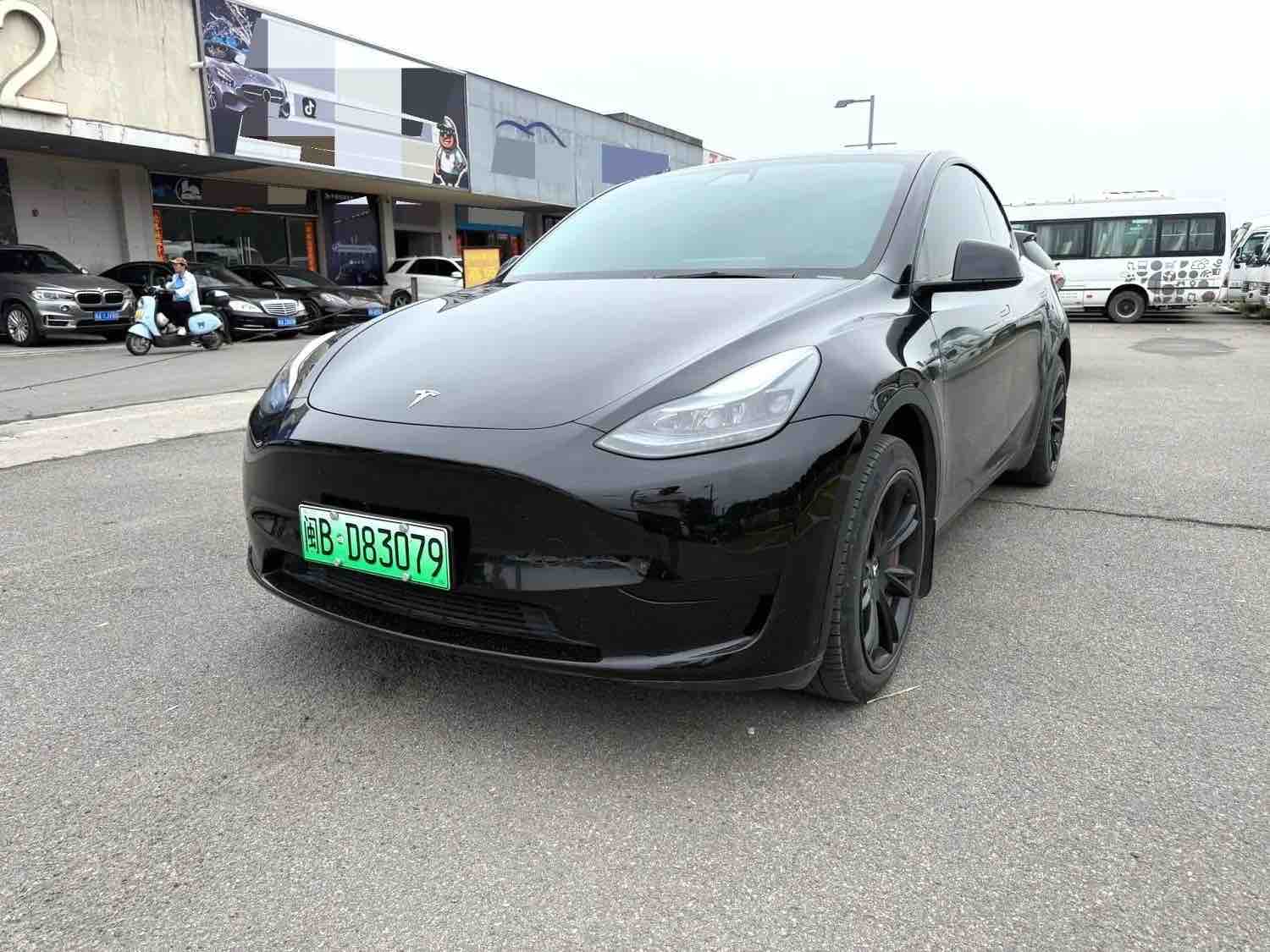 Tesla Model Y 2022 #2 Tesla Model Y 2022 car image #2